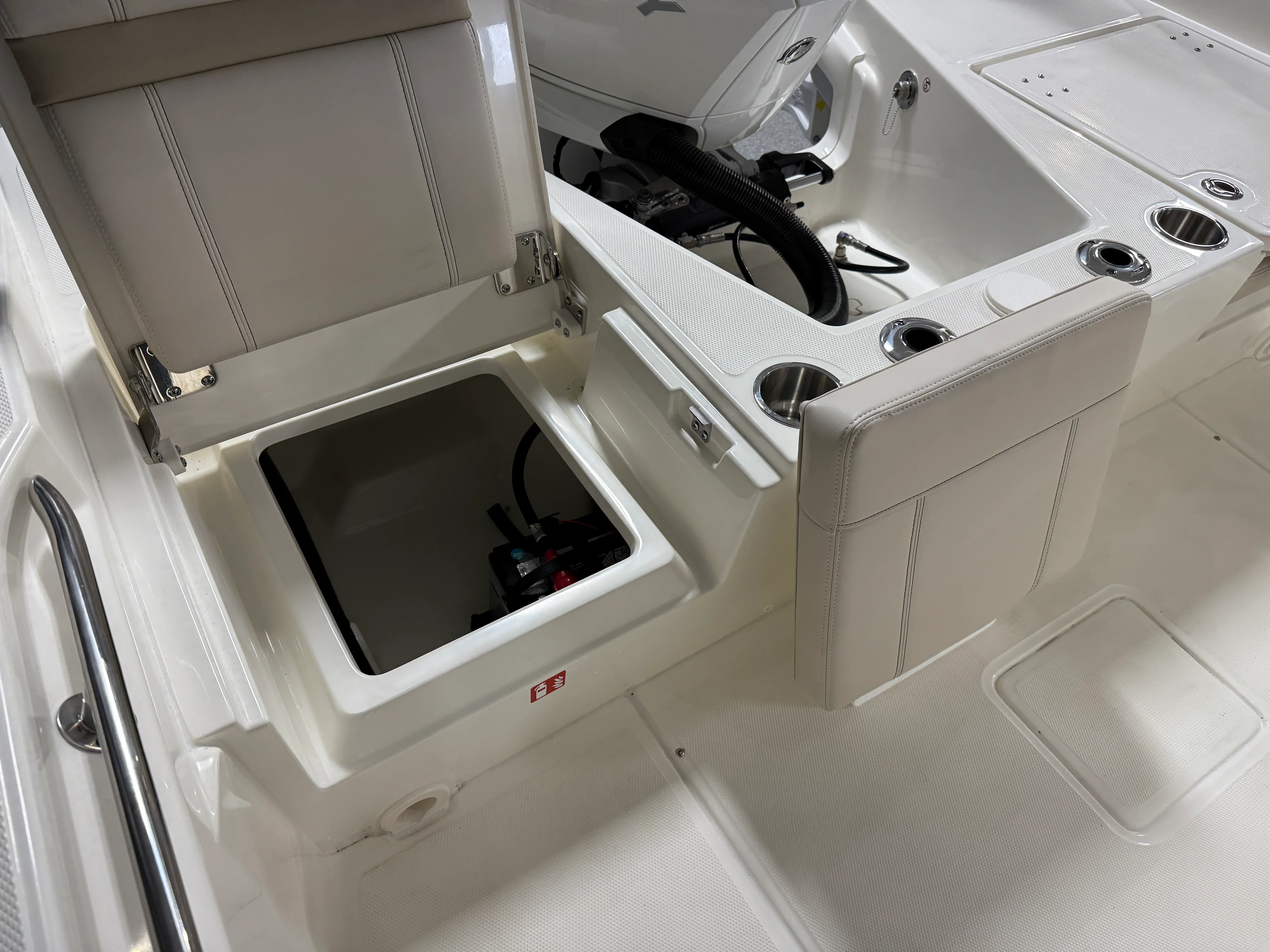 2026 Boston Whaler 220 Dauntless Image Thumbnail #25