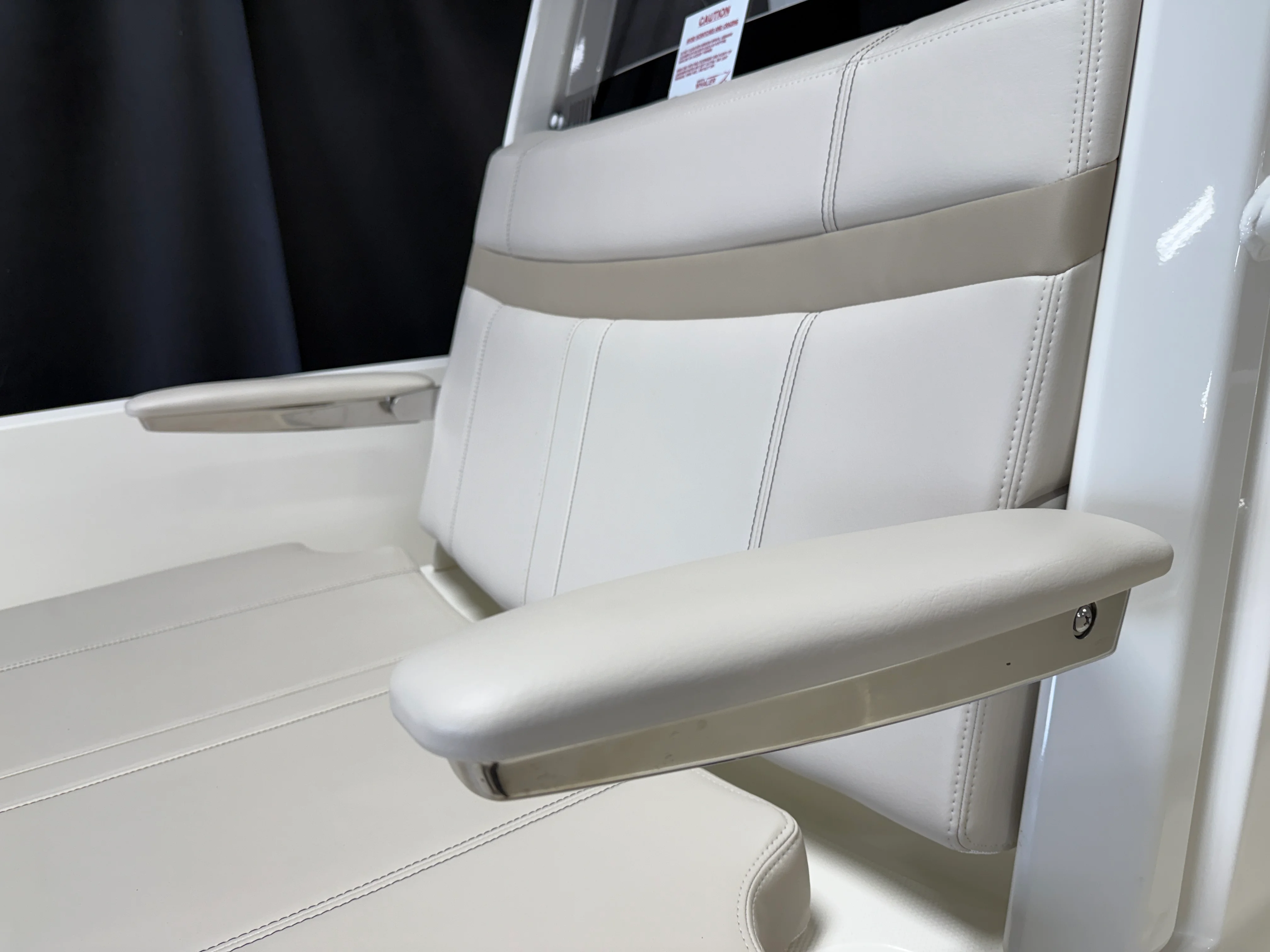 2026 Boston Whaler 220 Dauntless Image Thumbnail #47