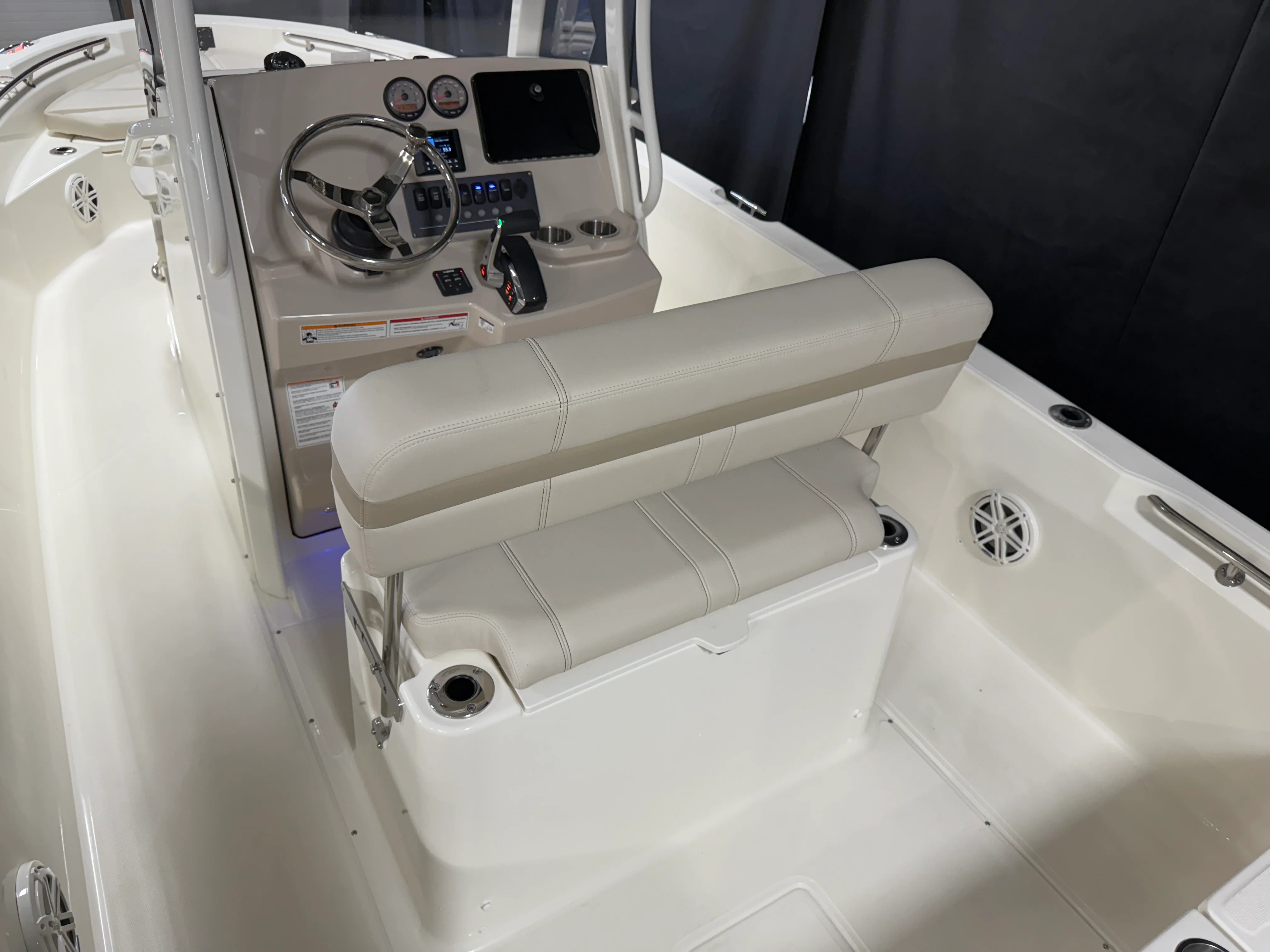 2026 Boston Whaler 220 Dauntless Image Thumbnail #26