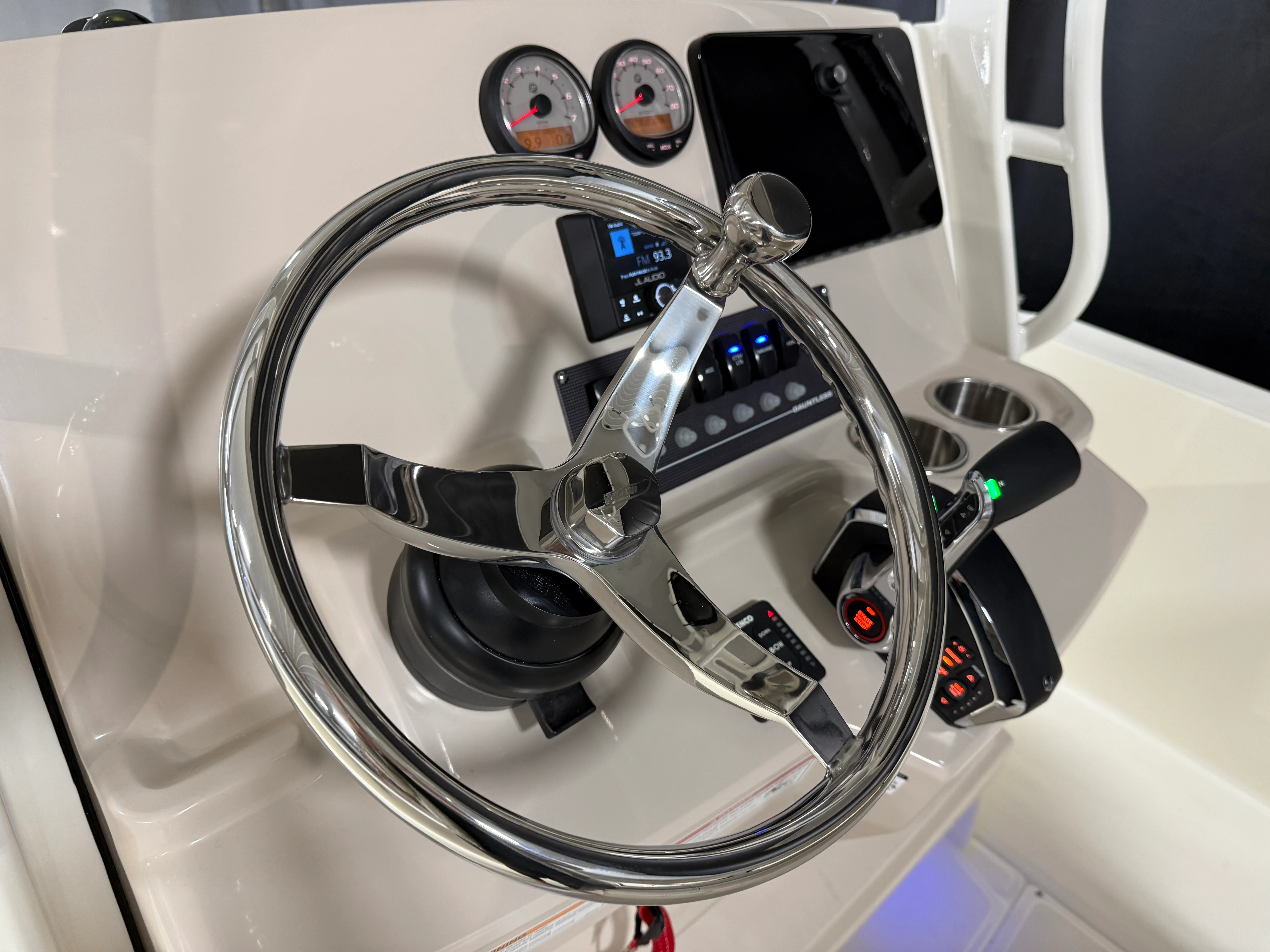 2026 Boston Whaler 220 Dauntless Image Thumbnail #31