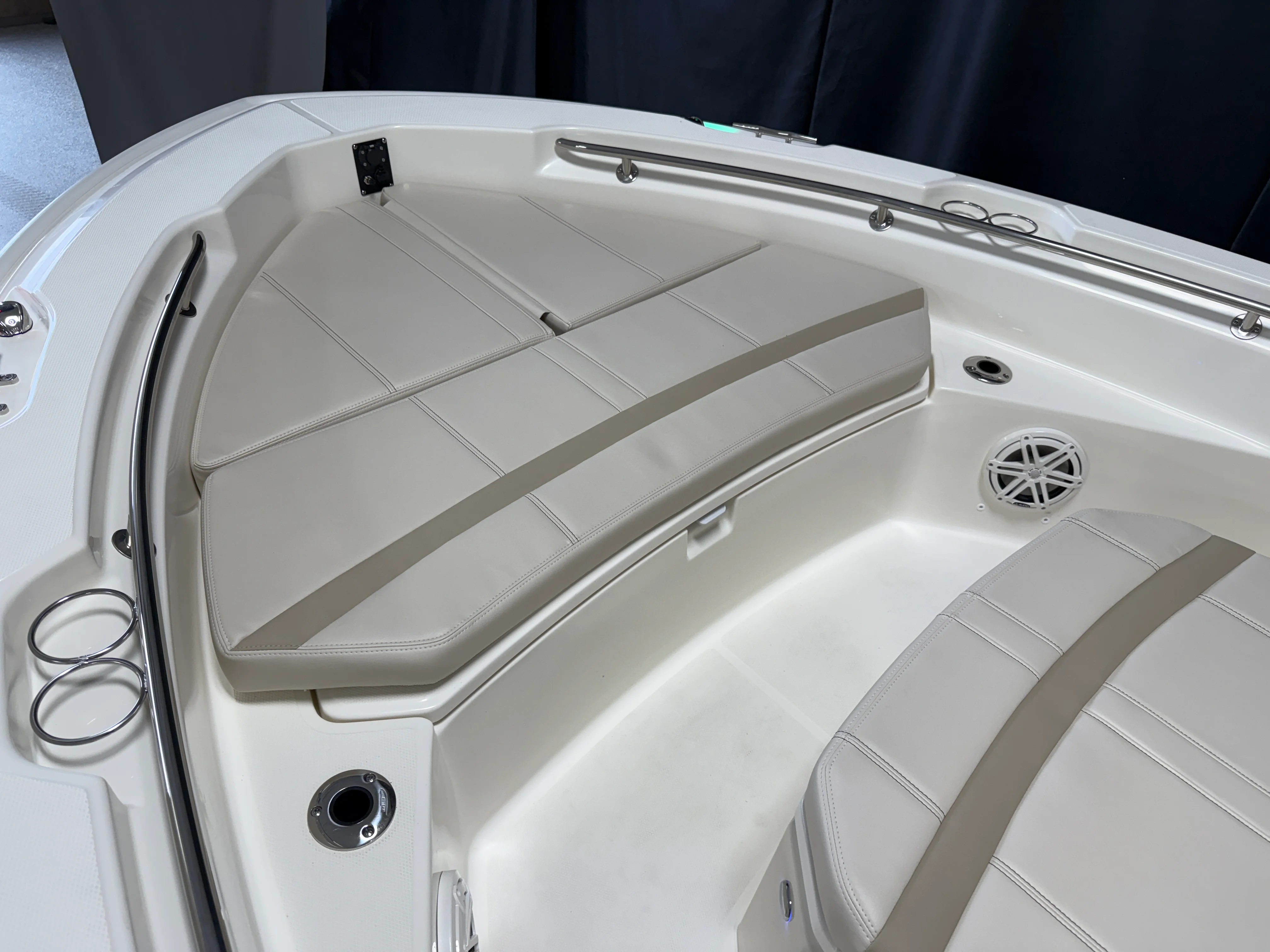 2026 Boston Whaler 220 Dauntless Image Thumbnail #50