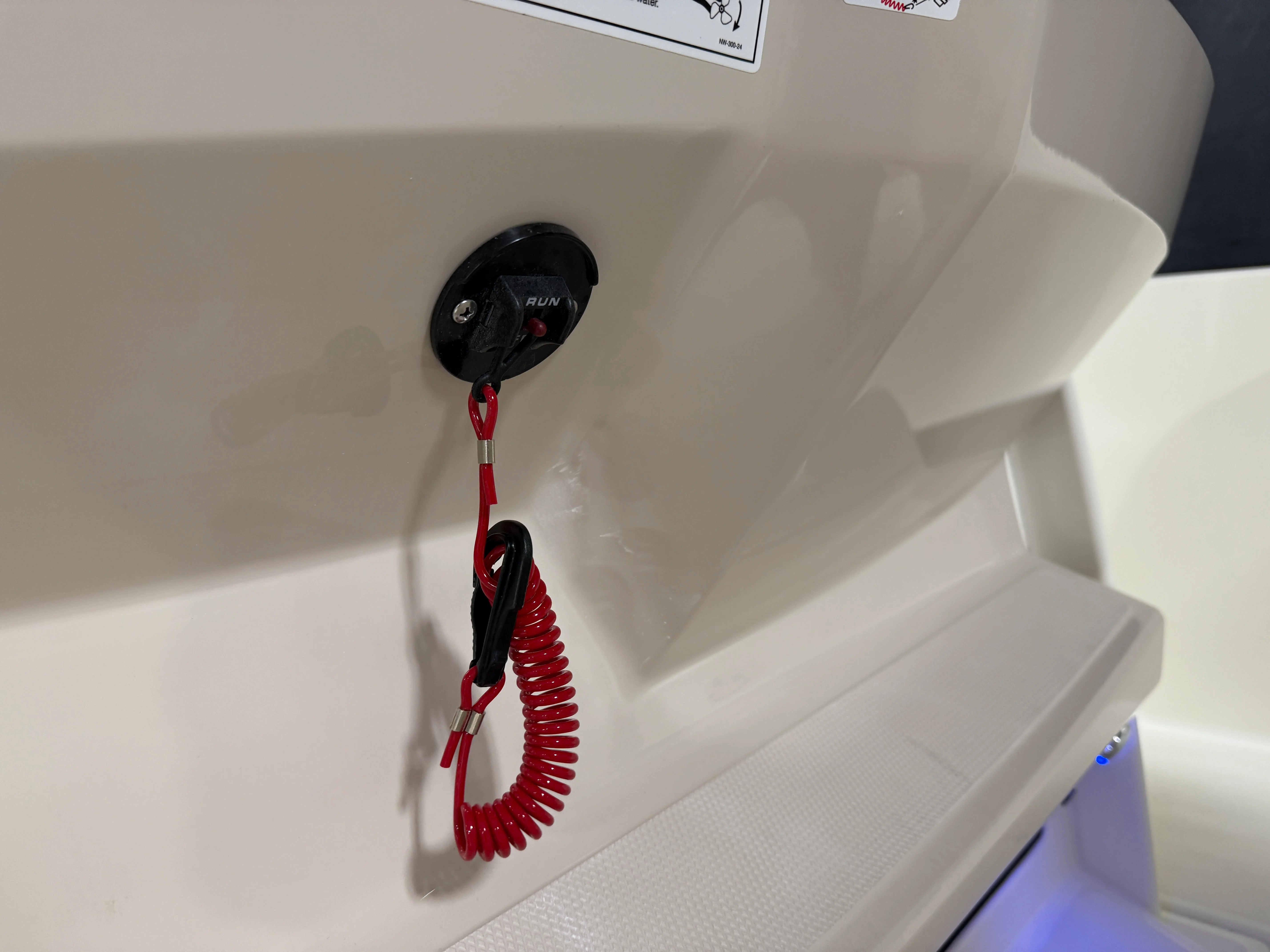 2026 Boston Whaler 220 Dauntless Image Thumbnail #32