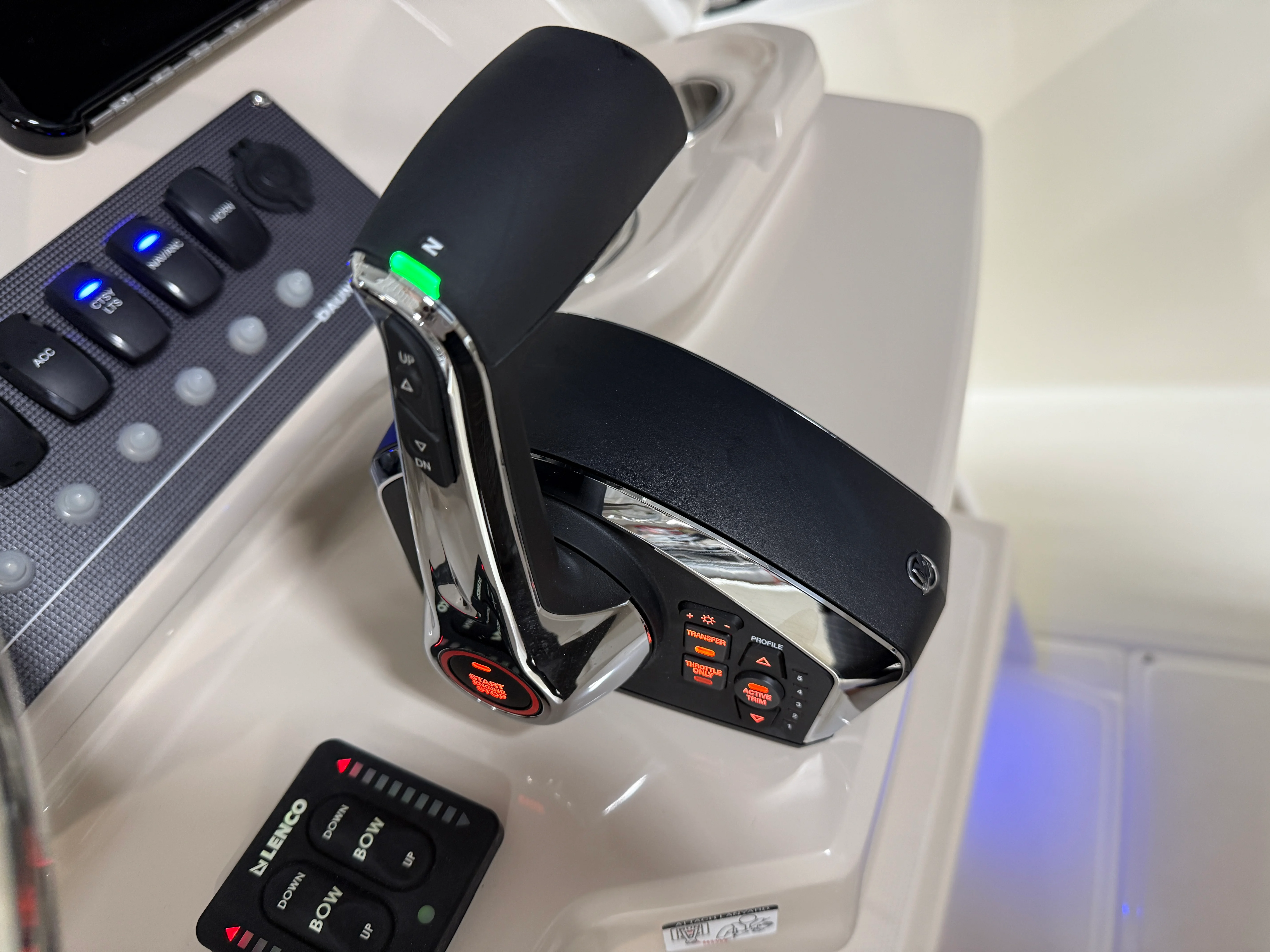 2026 Boston Whaler 220 Dauntless Image Thumbnail #34