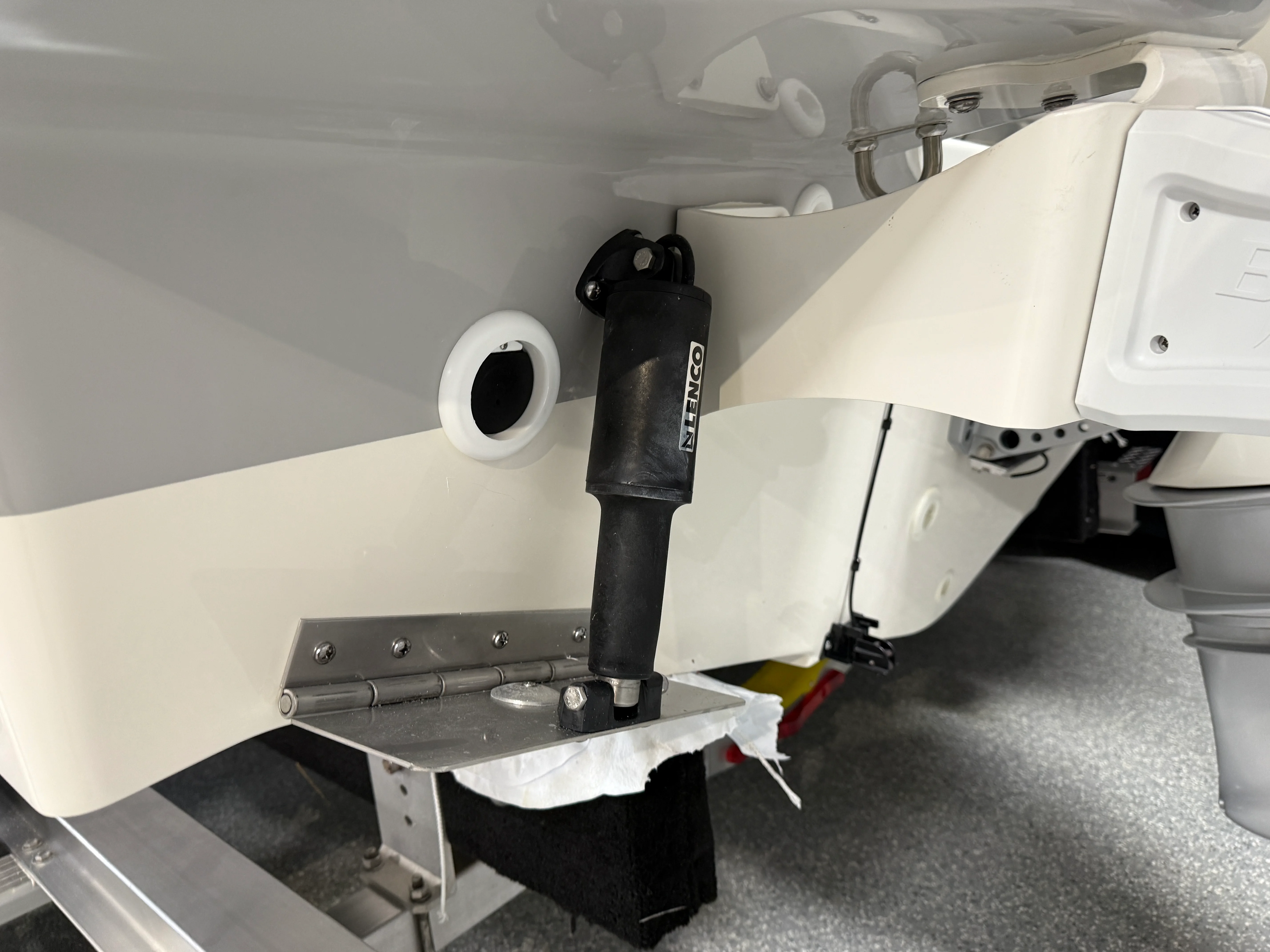 2026 Boston Whaler 220 Dauntless Image Thumbnail #14