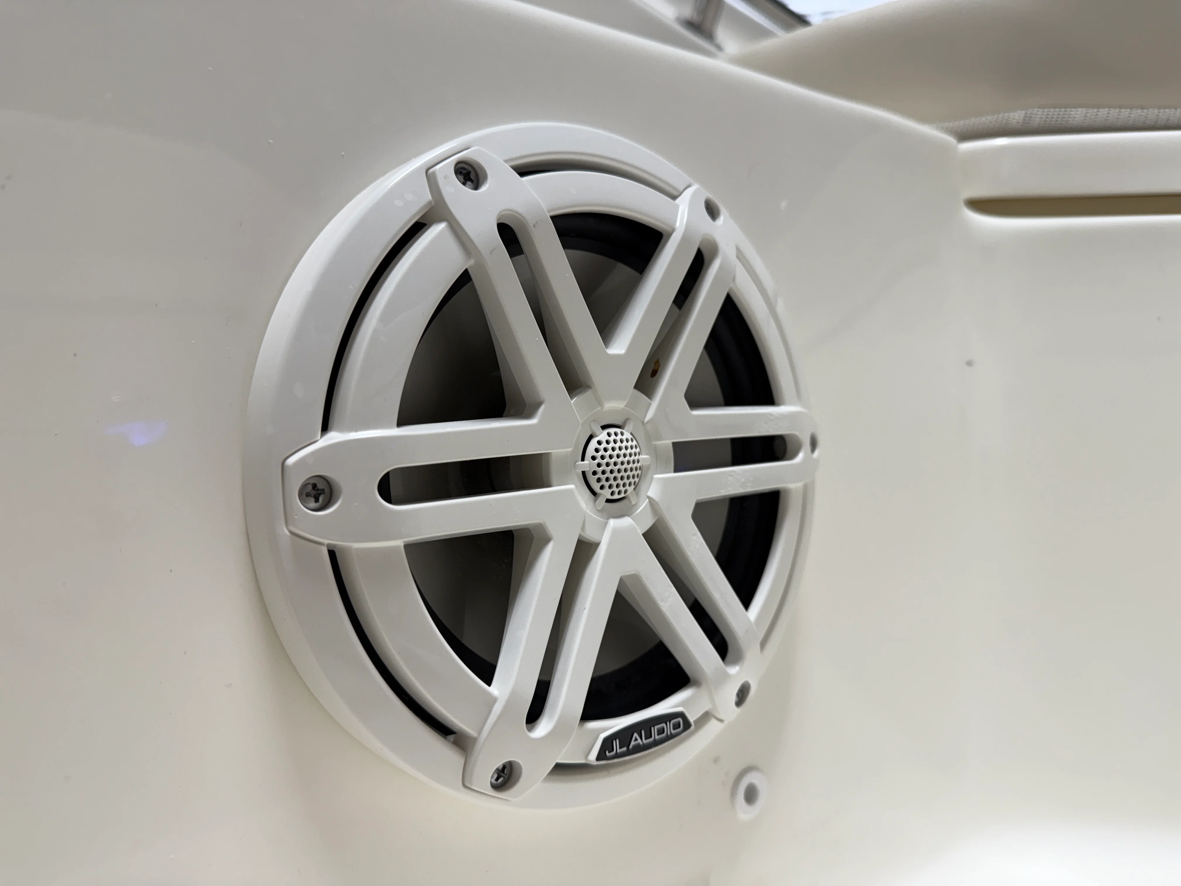 2026 Boston Whaler 220 Dauntless Image Thumbnail #49