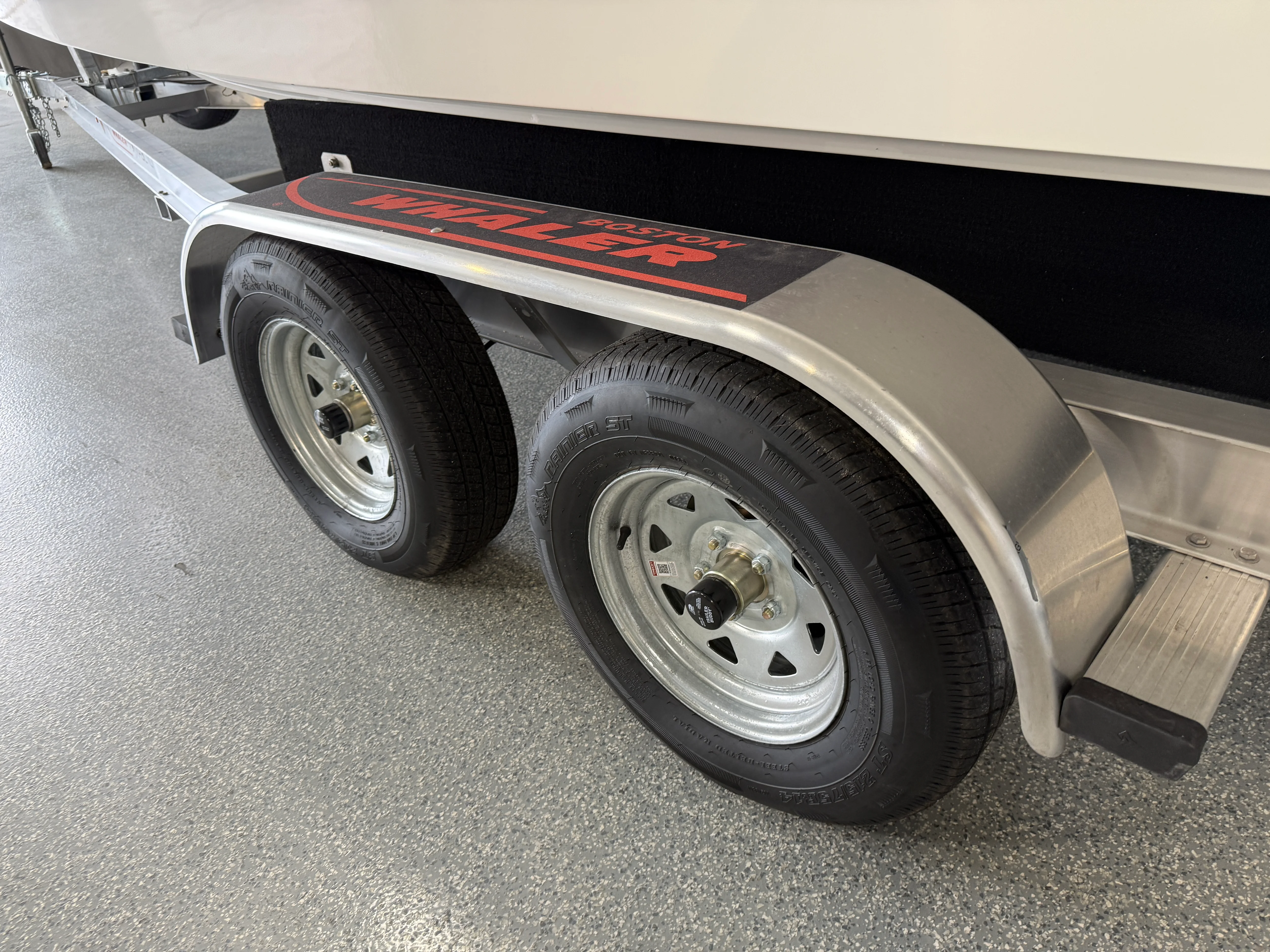 2026 Boston Whaler 220 Dauntless Image Thumbnail #66