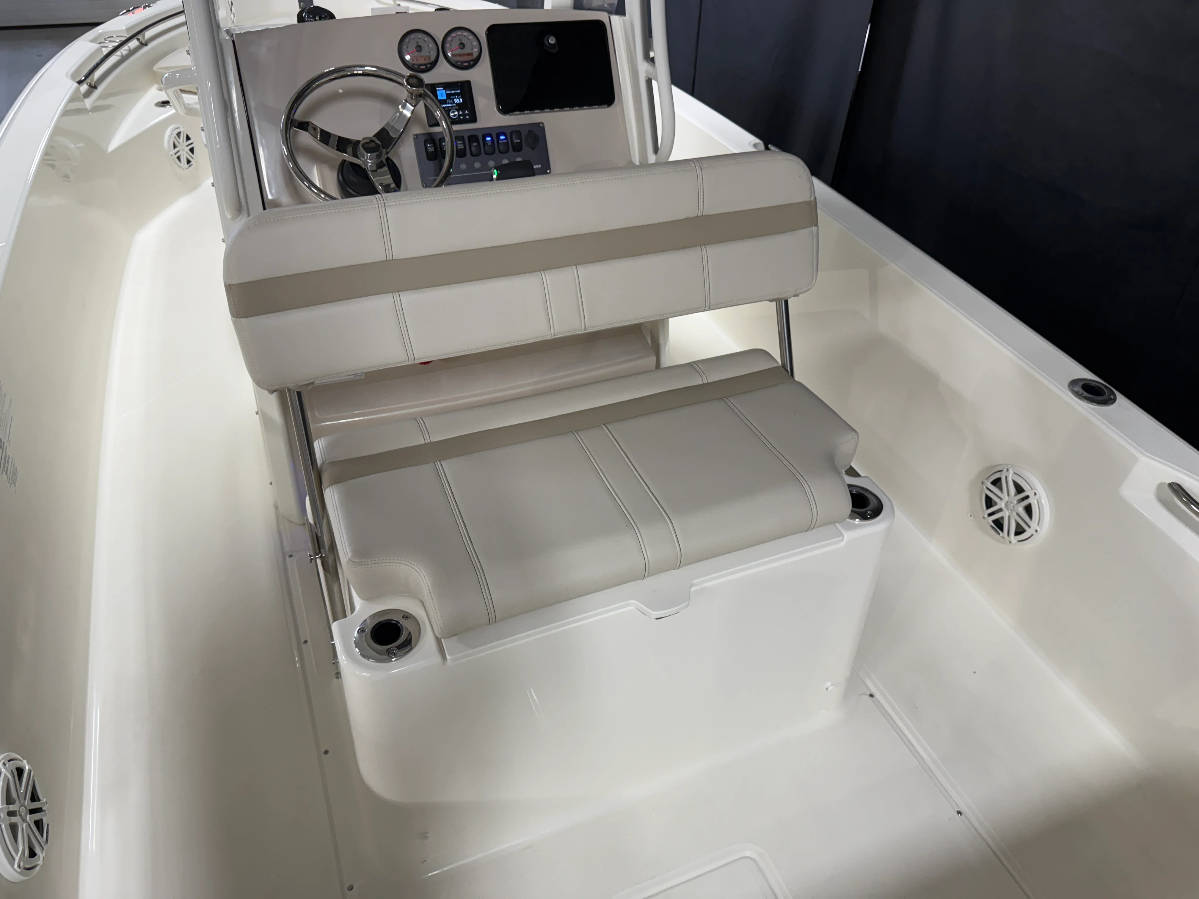 2026 Boston Whaler 220 Dauntless Image Thumbnail #27