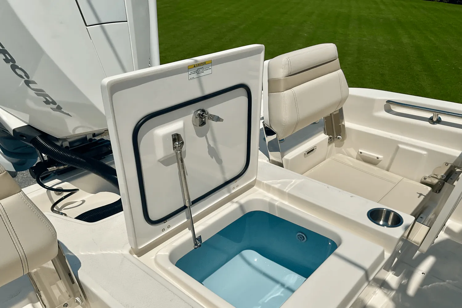 2026 Boston Whaler 250 Dauntless Image Thumbnail #23
