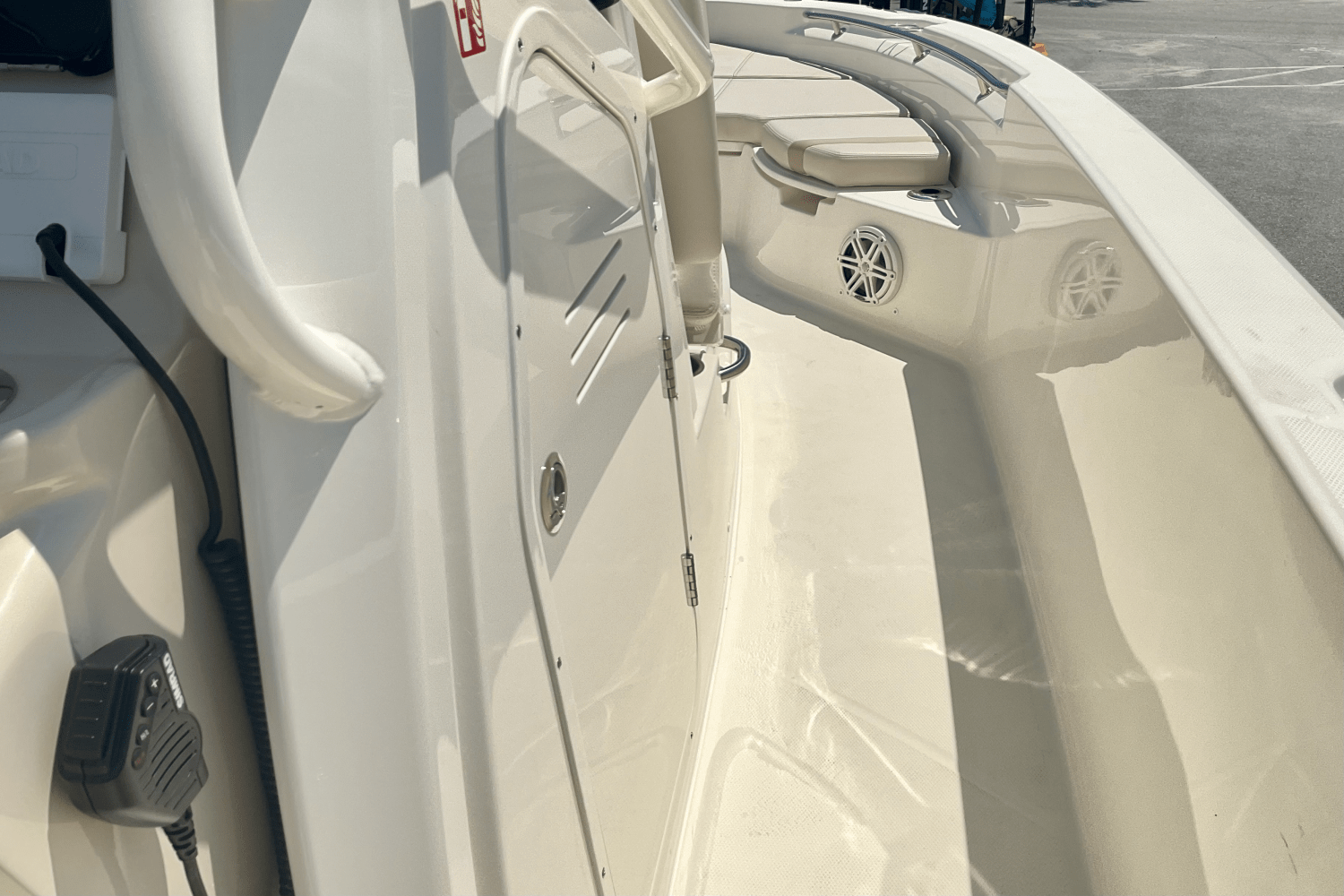 2026 Boston Whaler 250 Dauntless Image Thumbnail #18