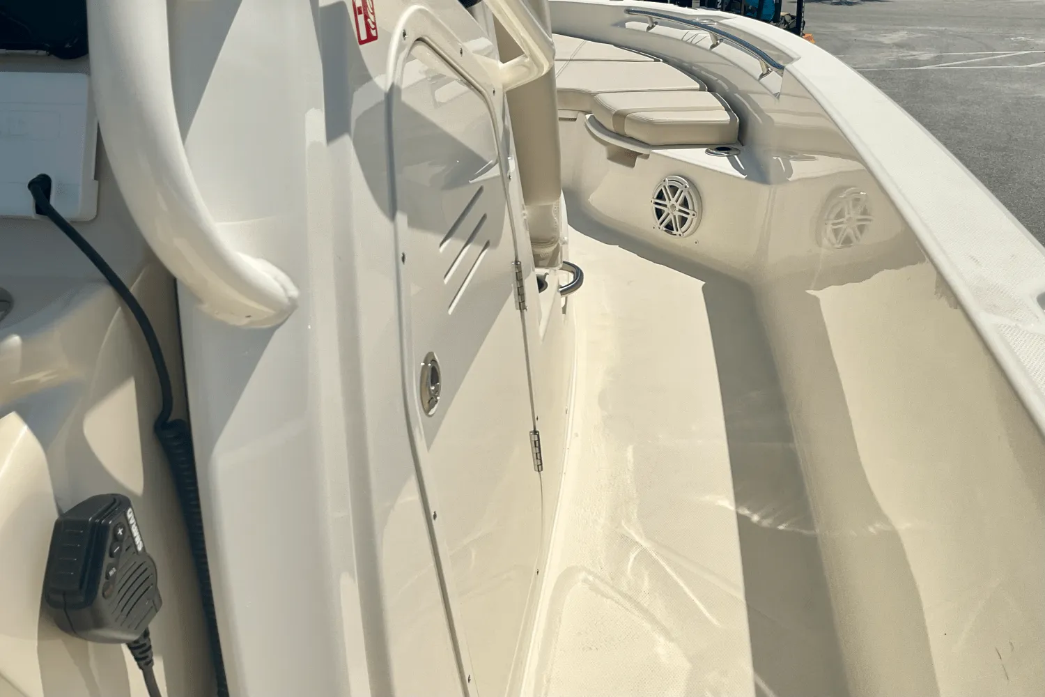 2026 Boston Whaler 250 Dauntless Image Thumbnail #18