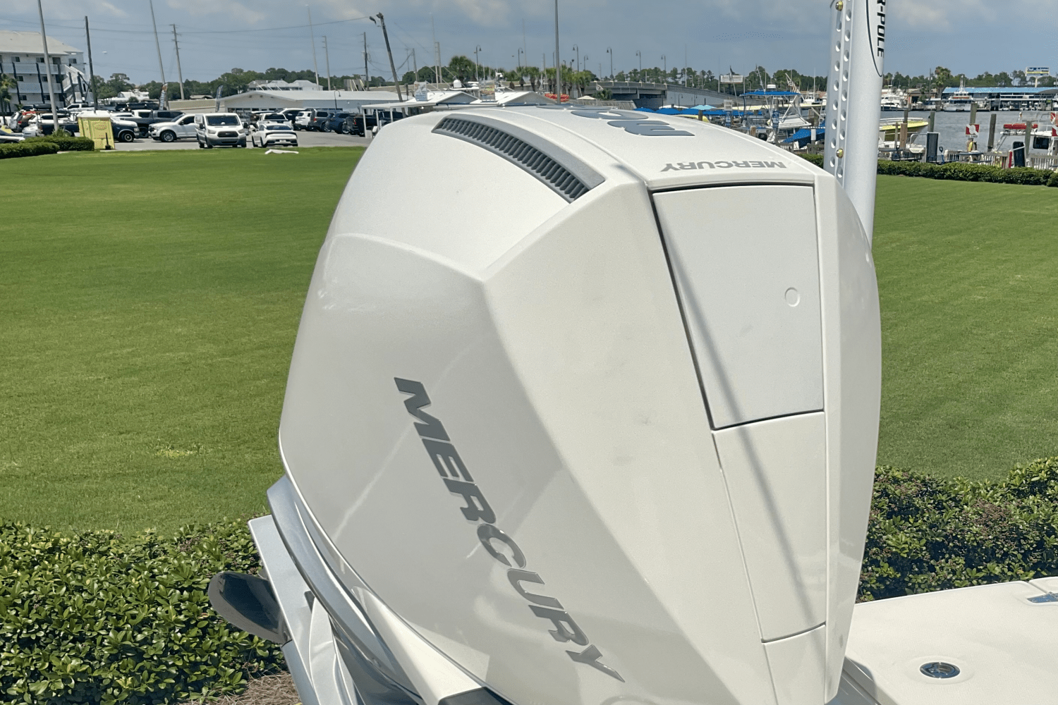 2026 Boston Whaler 250 Dauntless Image Thumbnail #14