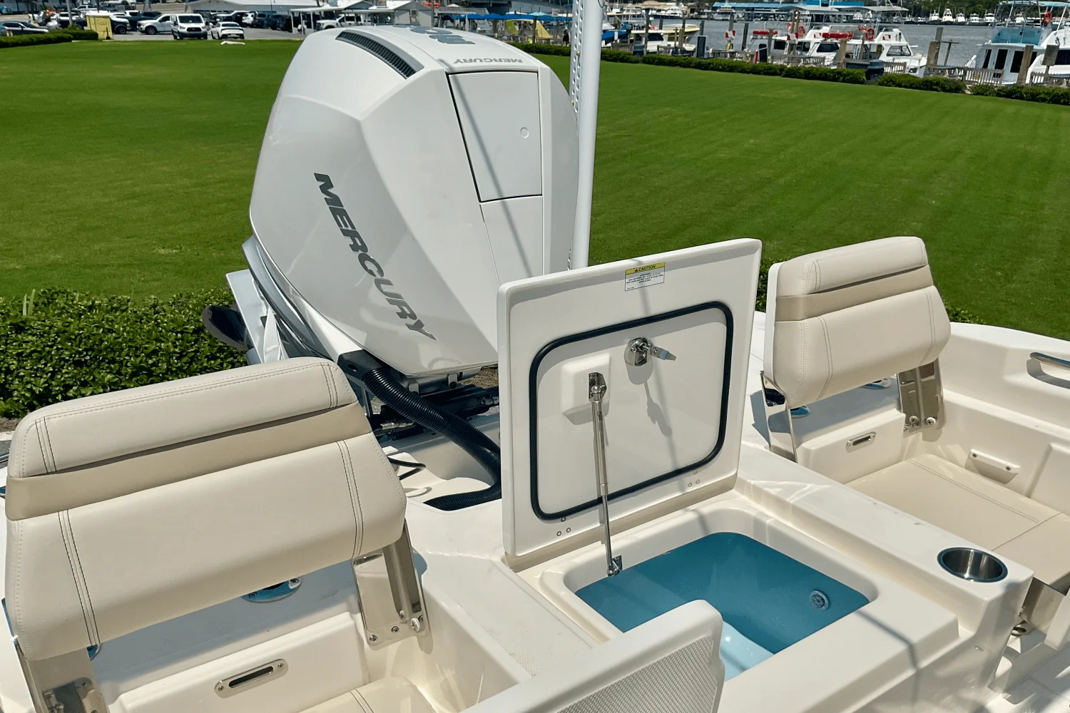 2026 Boston Whaler 250 Dauntless Image Thumbnail #24