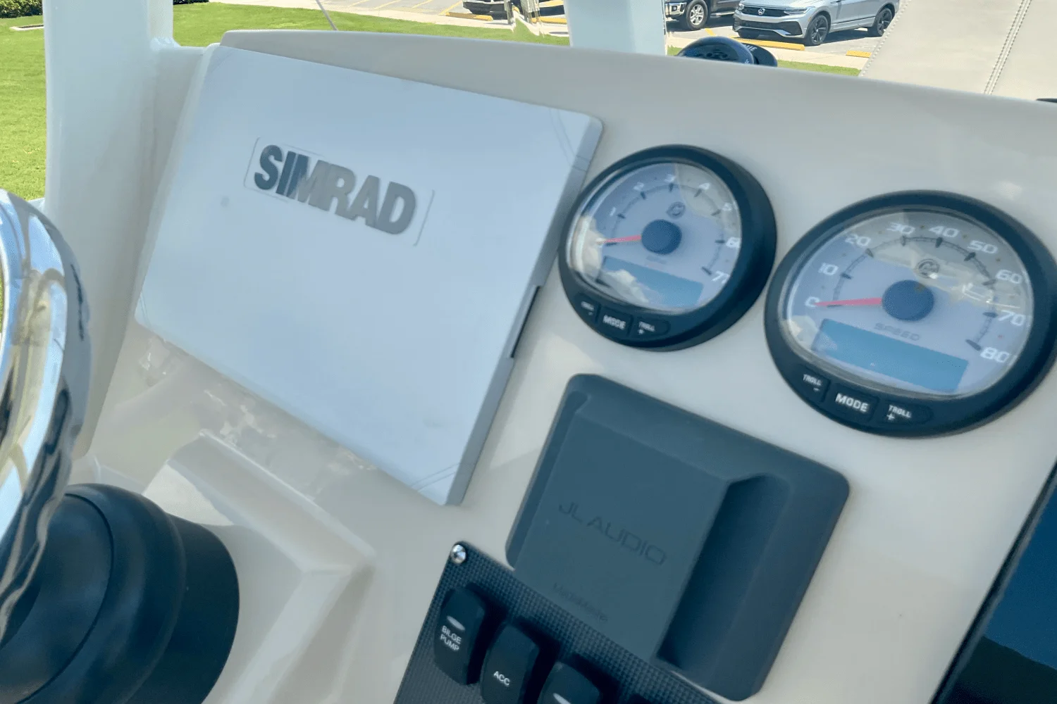 2026 Boston Whaler 250 Dauntless Image Thumbnail #16