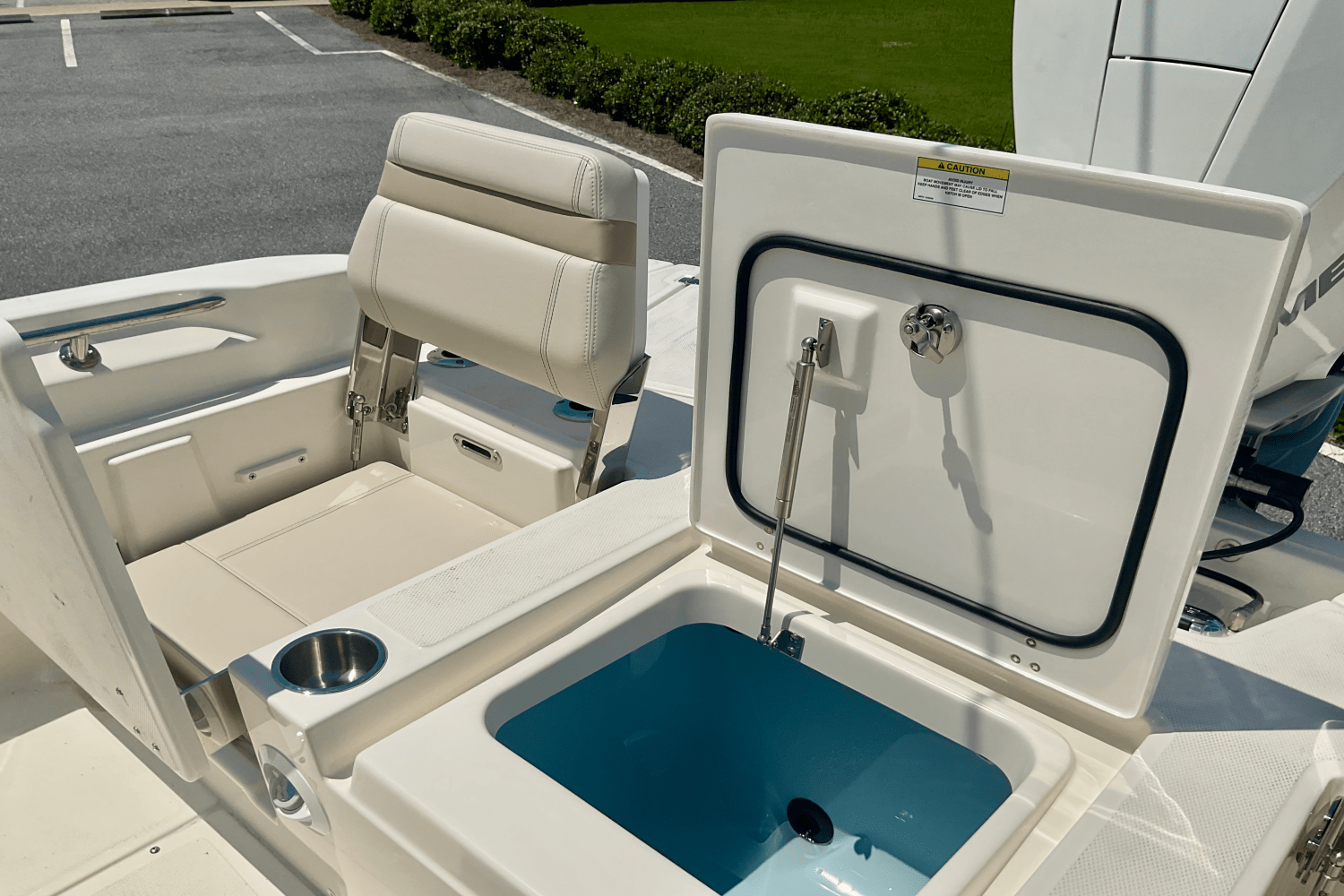 2026 Boston Whaler 250 Dauntless Image Thumbnail #20