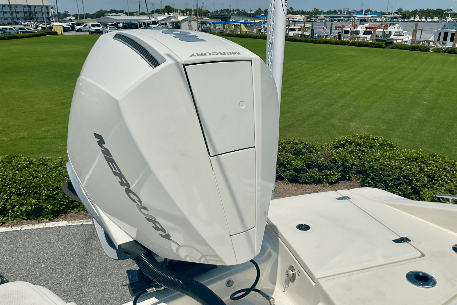 2026 Boston Whaler 250 Dauntless Image Thumbnail #7