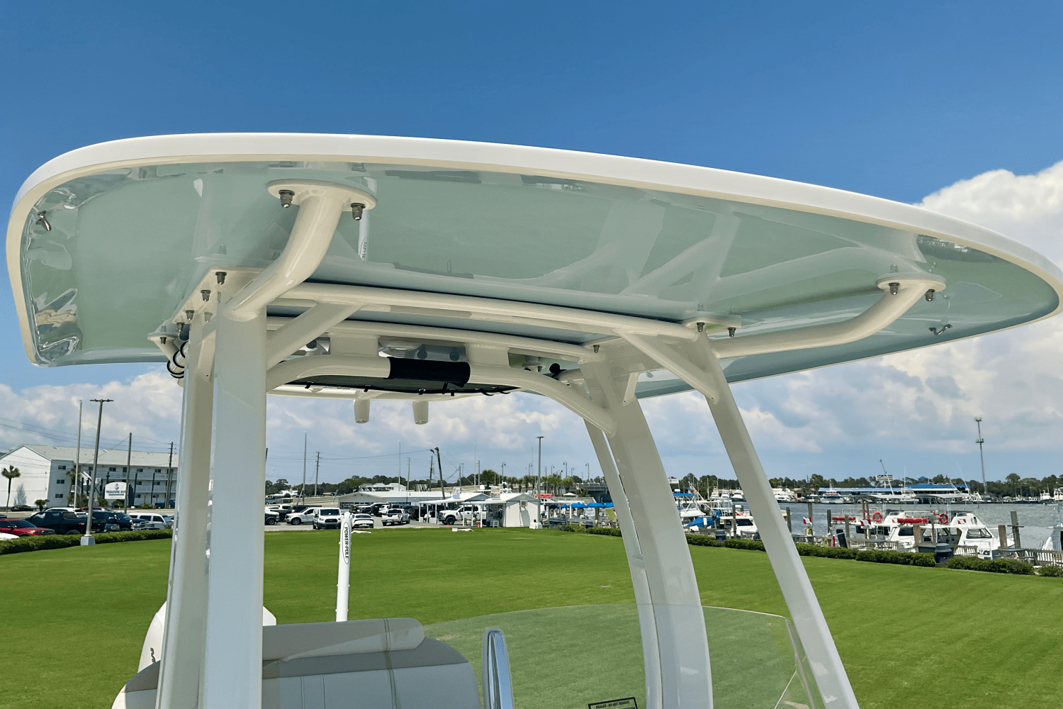 2026 Boston Whaler 250 Dauntless Image Thumbnail #13