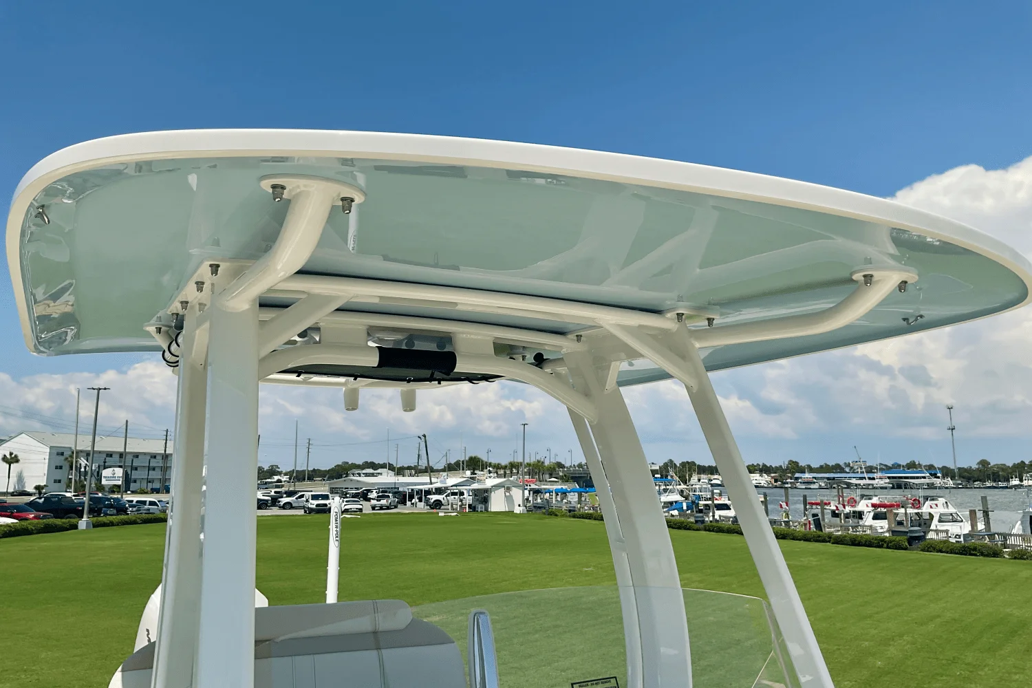 2026 Boston Whaler 250 Dauntless Image Thumbnail #13