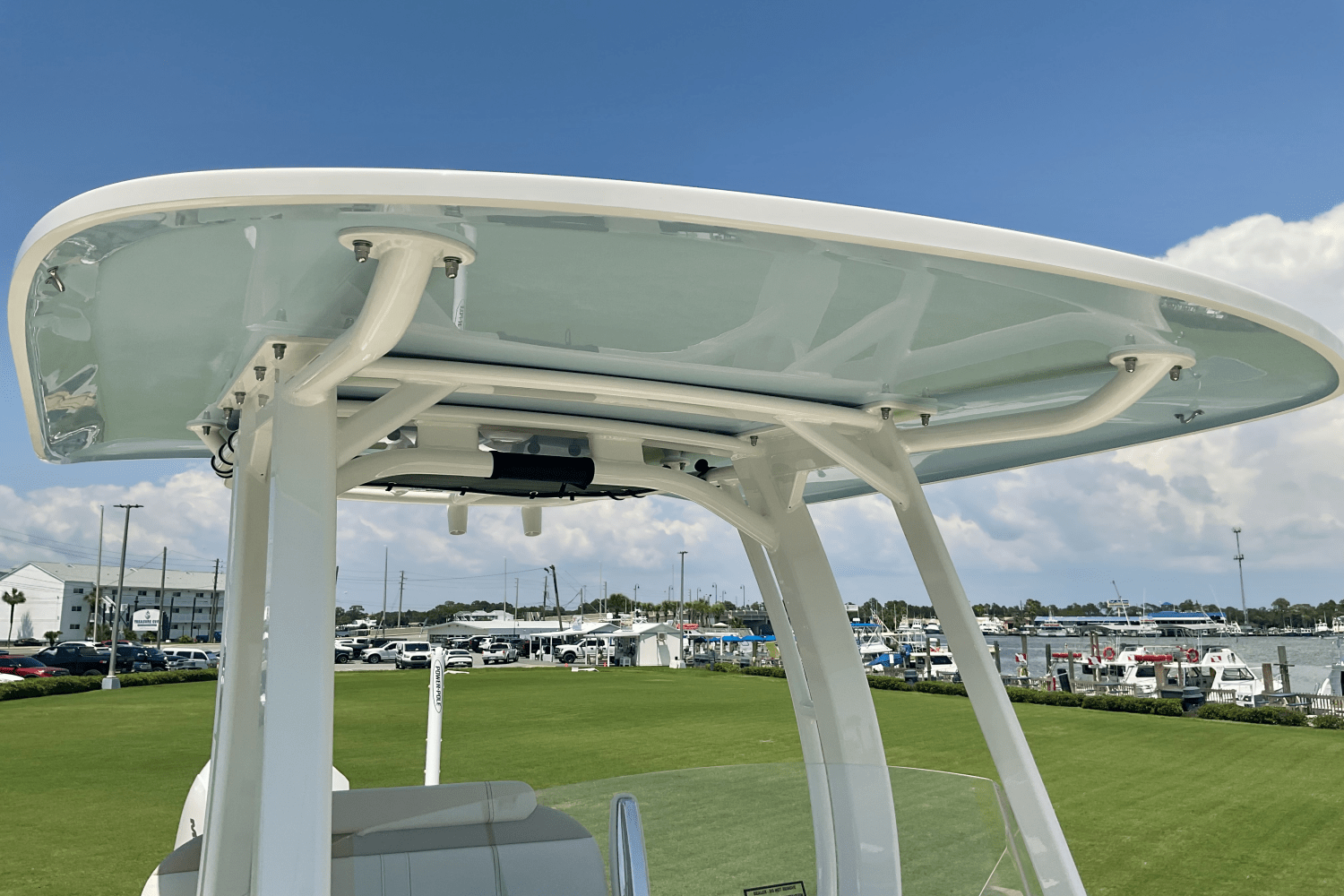 2026 Boston Whaler 250 Dauntless Image Thumbnail #13