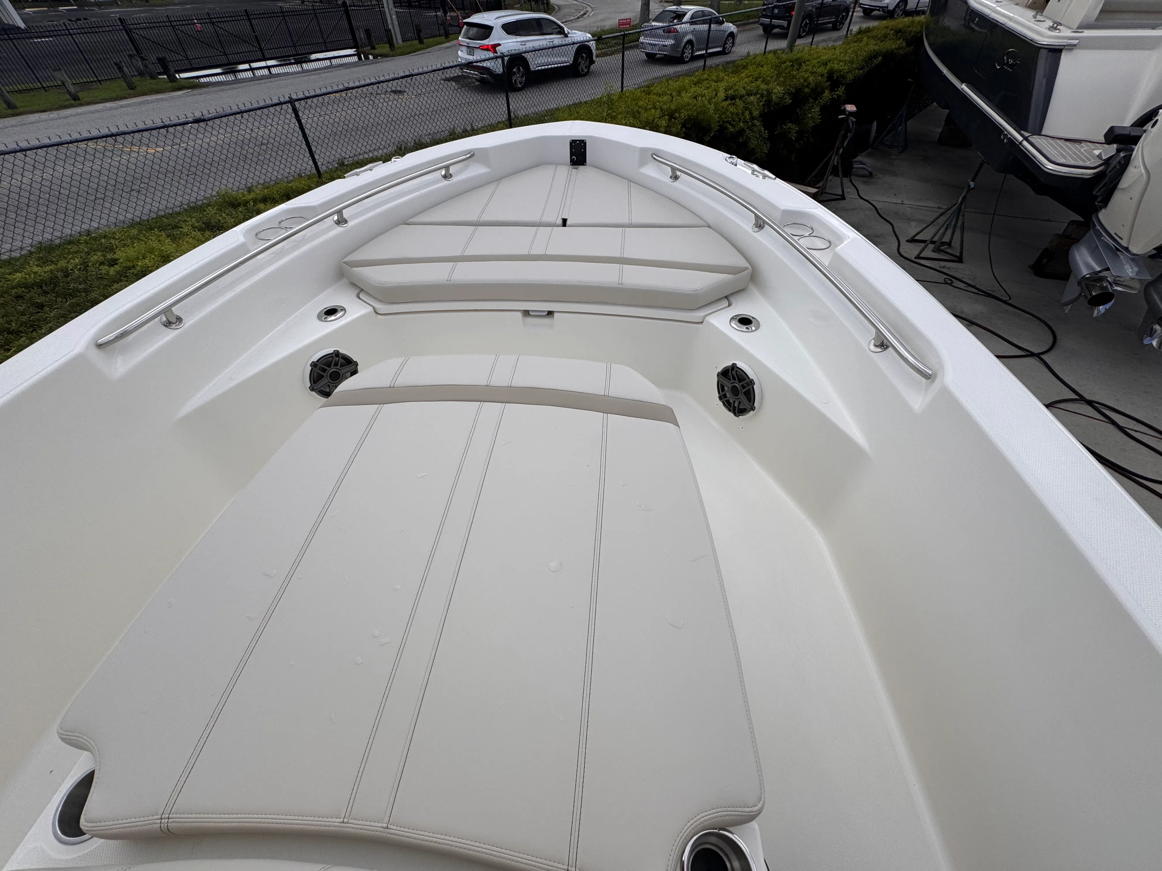 2026 Boston Whaler 220 Dauntless Image Thumbnail #11