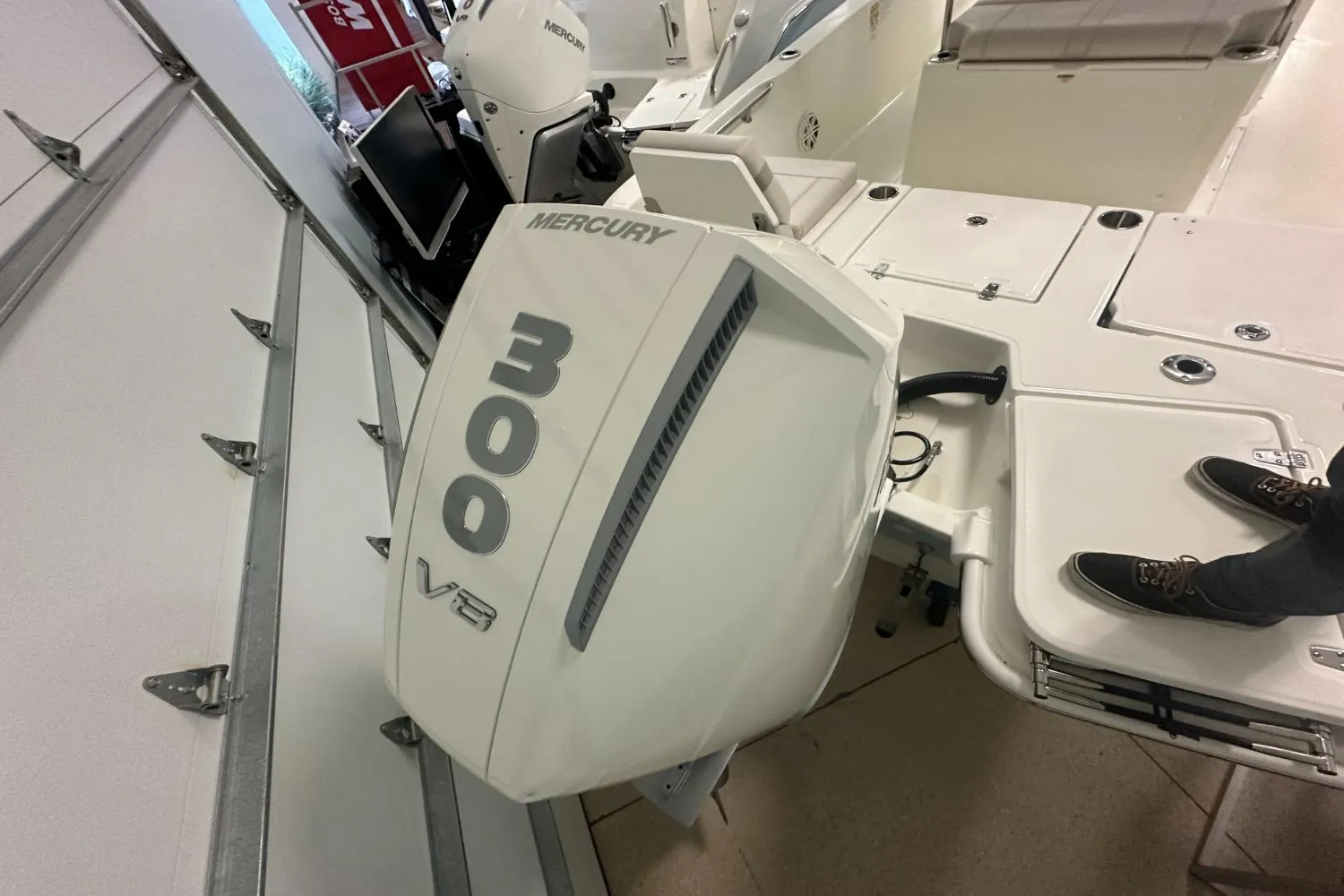 2026 Boston Whaler 250 Dauntless Image Thumbnail #3