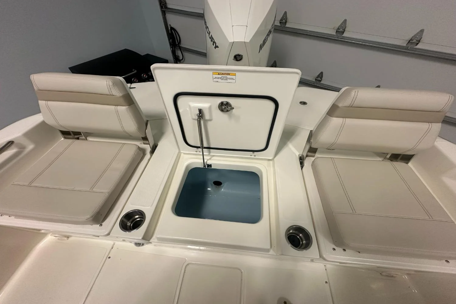 2026 Boston Whaler 250 Dauntless Image Thumbnail #9