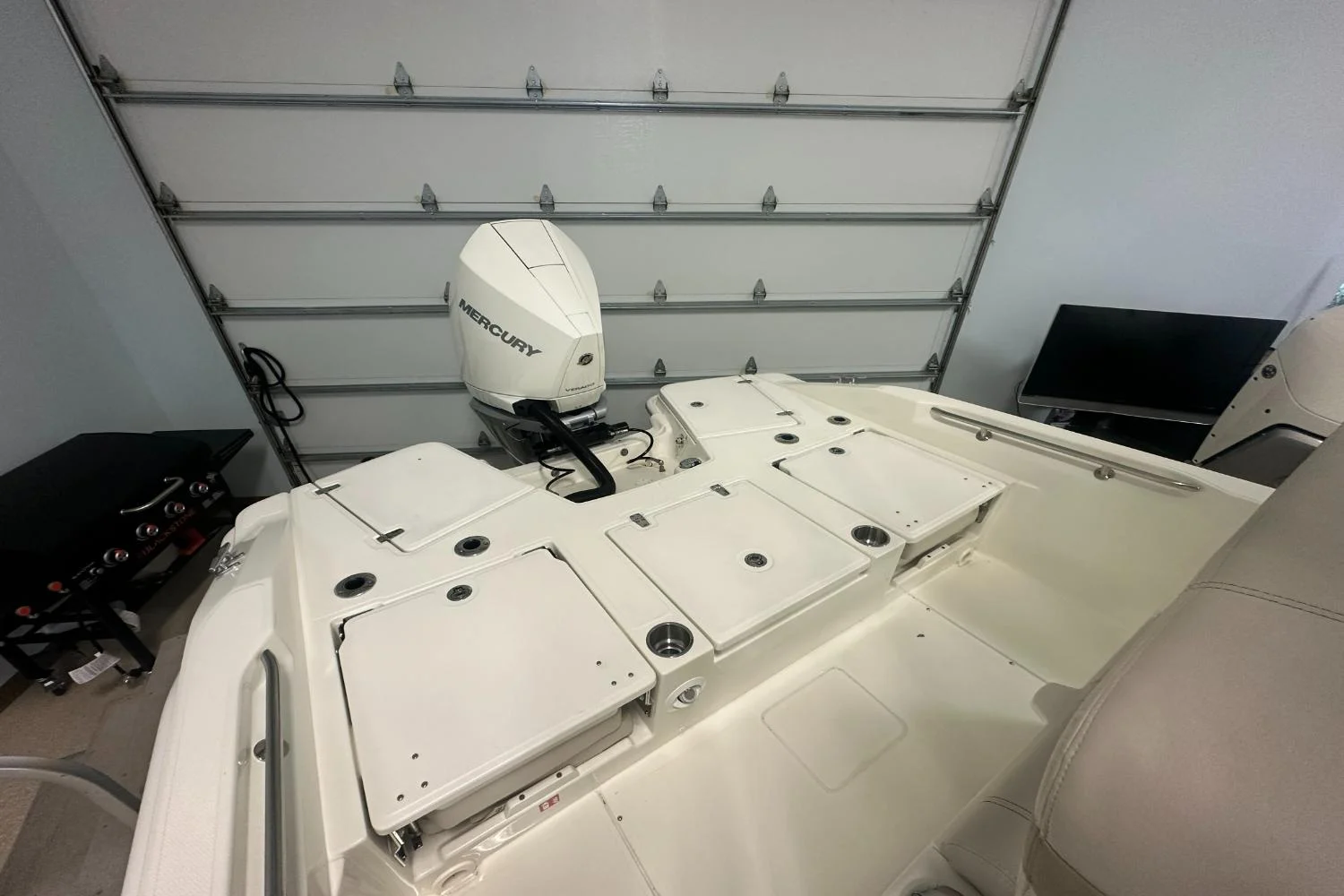 2026 Boston Whaler 250 Dauntless Image Thumbnail #5