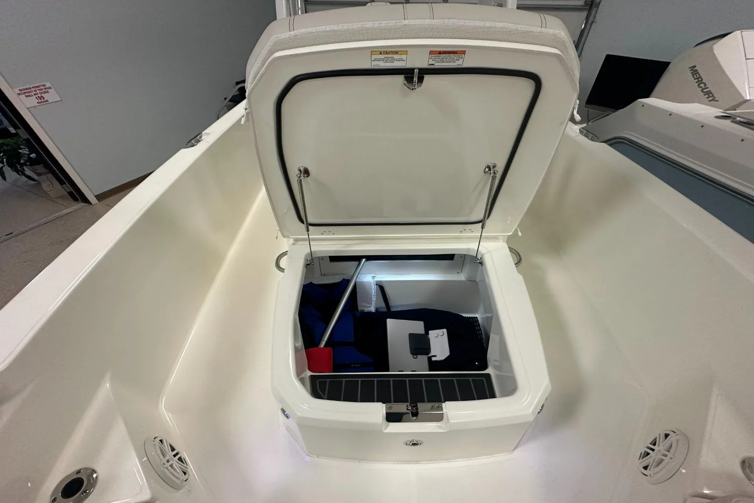 2026 Boston Whaler 250 Dauntless Image Thumbnail #17