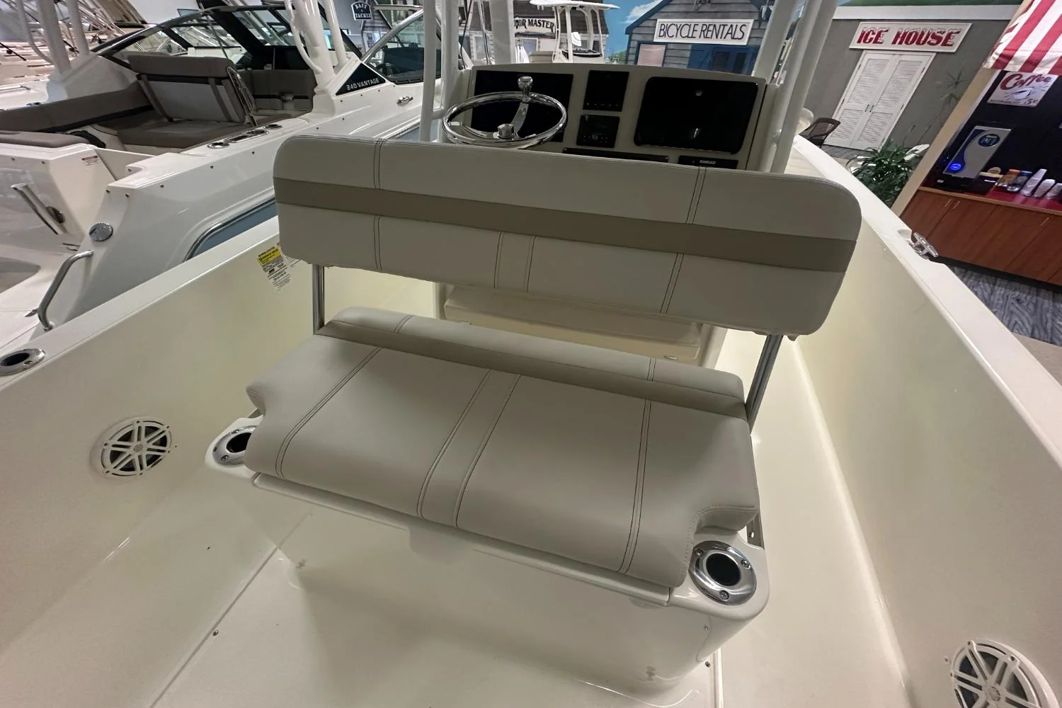 2026 Boston Whaler 250 Dauntless Image Thumbnail #10