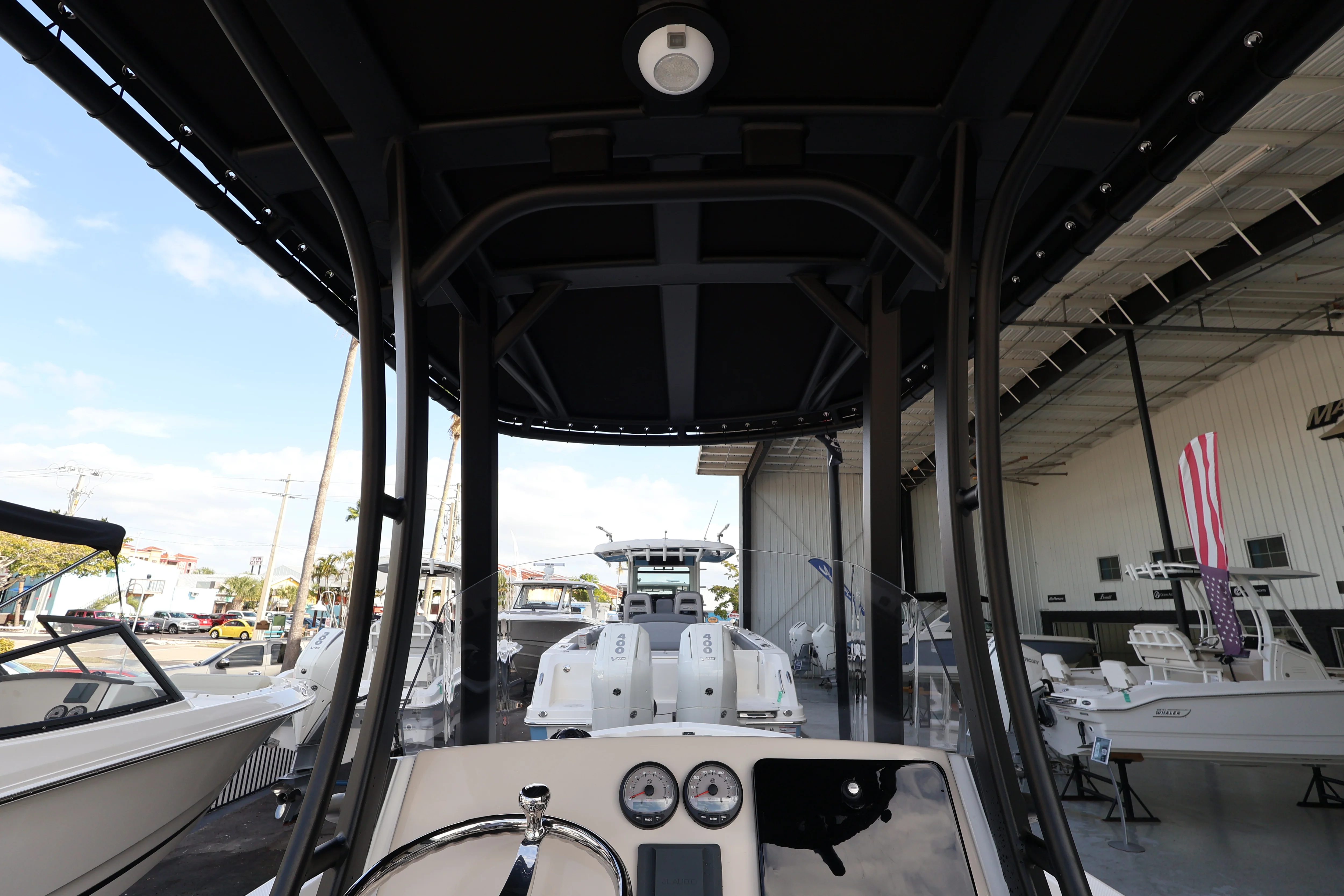 2026 Boston Whaler 220 Dauntless Image Thumbnail #15