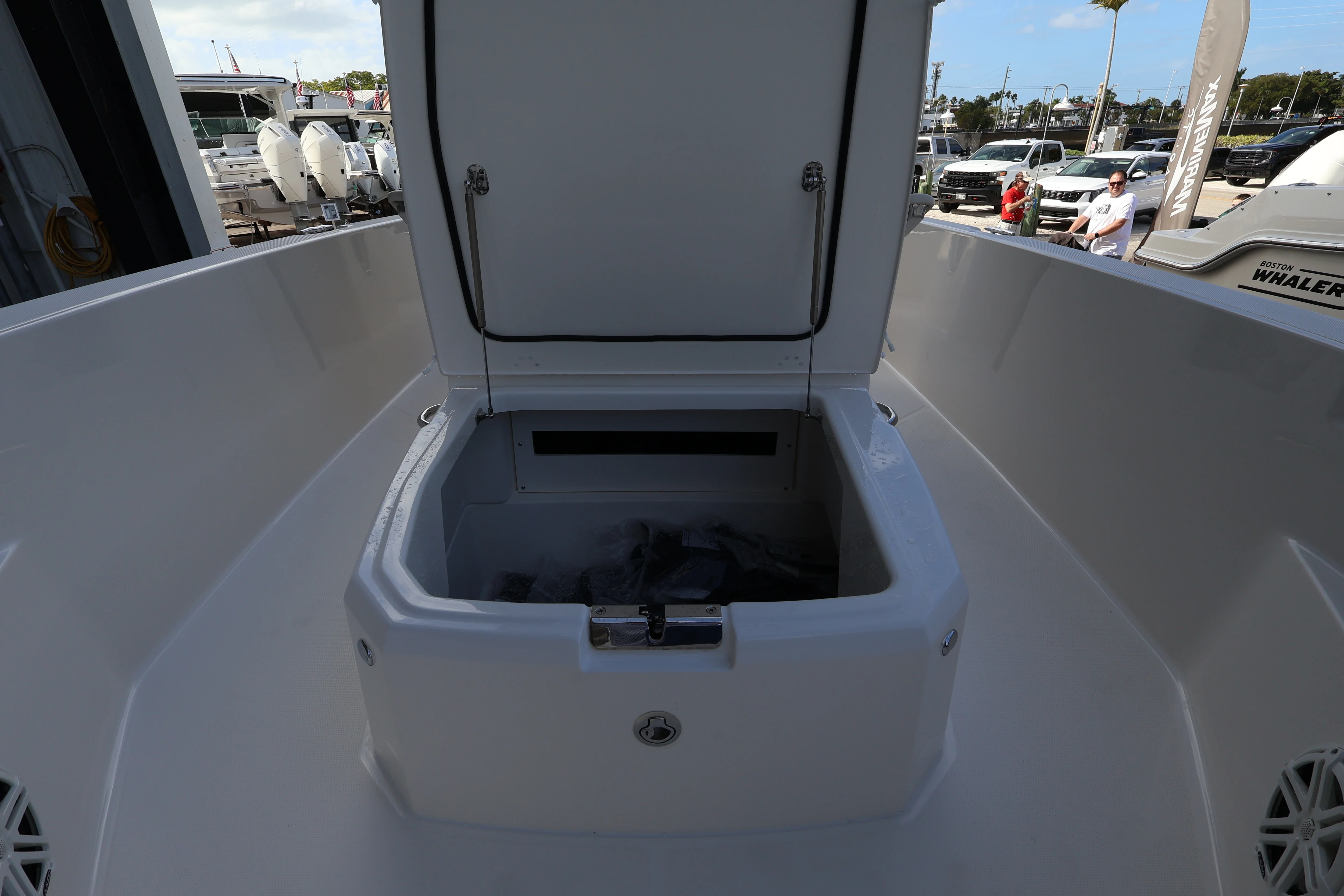 2026 Boston Whaler 220 Dauntless Image Thumbnail #22