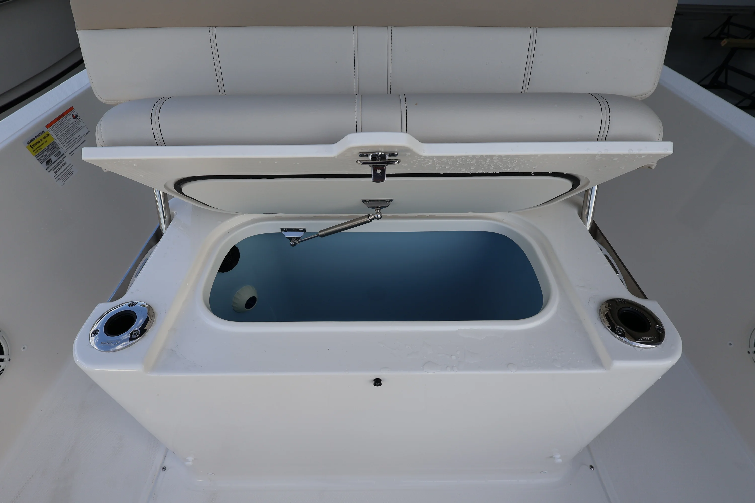 2026 Boston Whaler 220 Dauntless Image Thumbnail #11