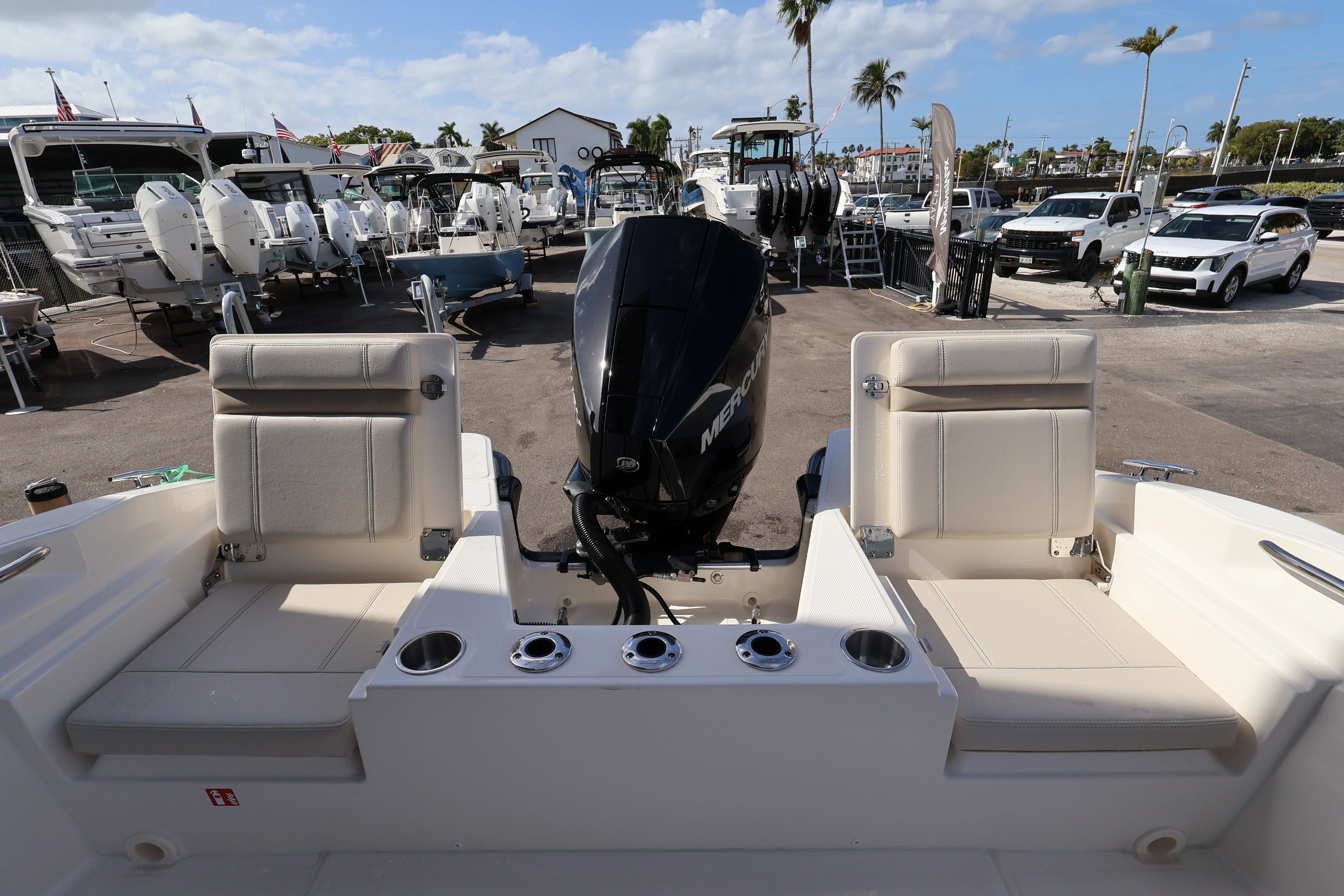 2026 Boston Whaler 220 Dauntless Image Thumbnail #9