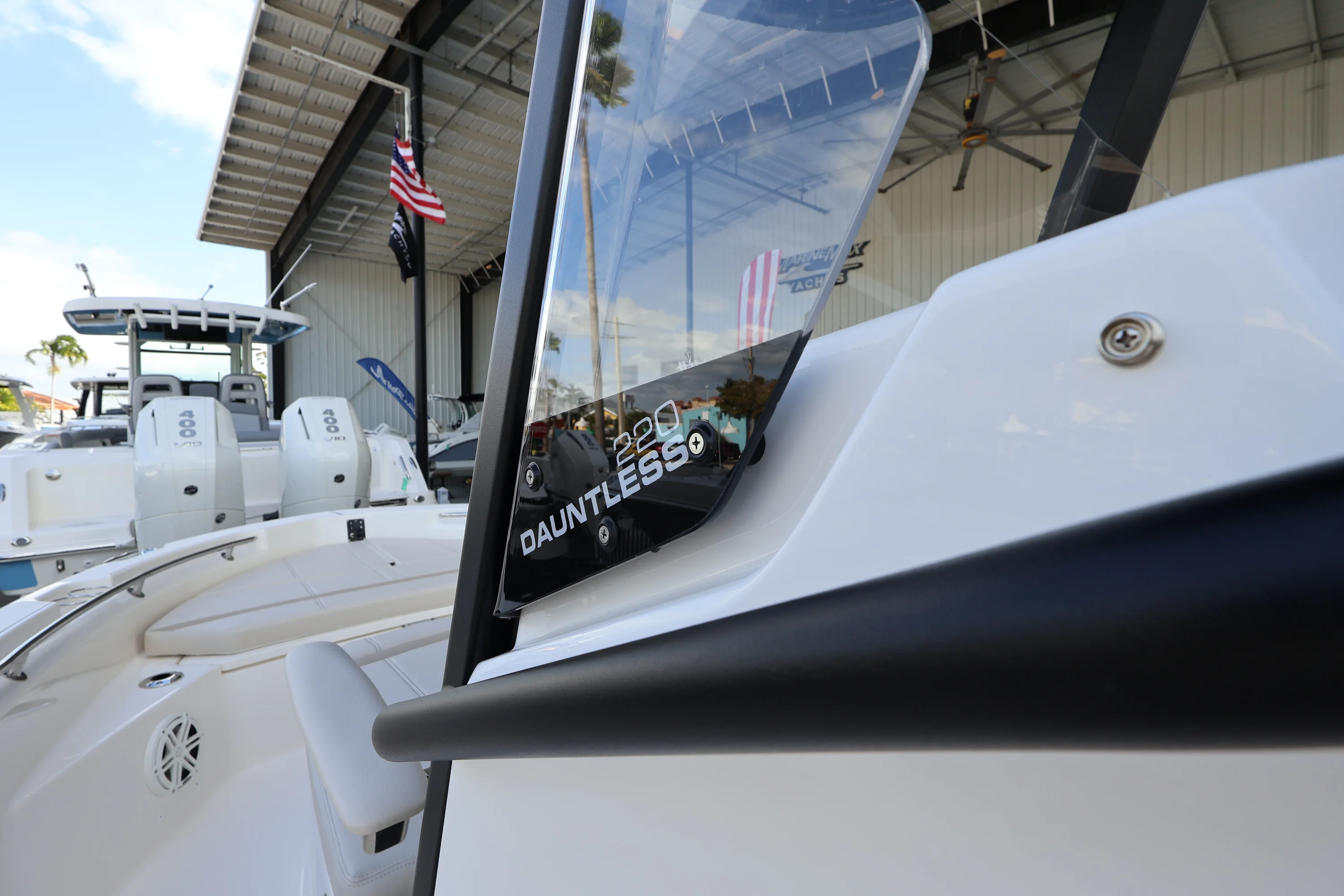 2026 Boston Whaler 220 Dauntless Image Thumbnail #16