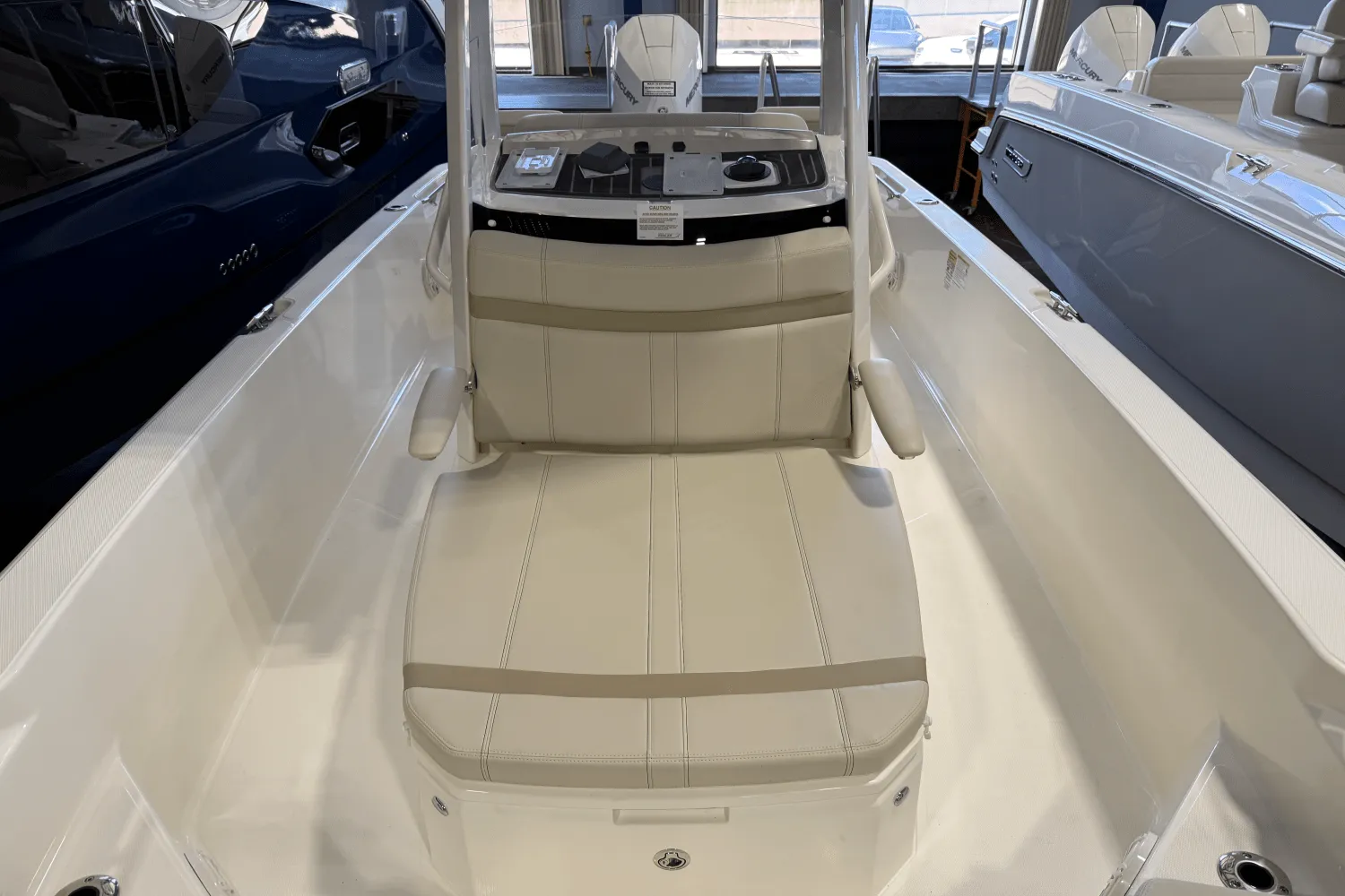 2026 Boston Whaler 250 Dauntless Image Thumbnail #6