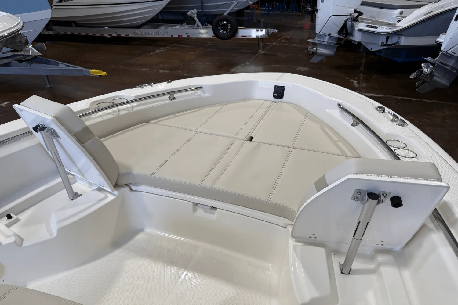 2026 Boston Whaler 250 Dauntless Image Thumbnail #8