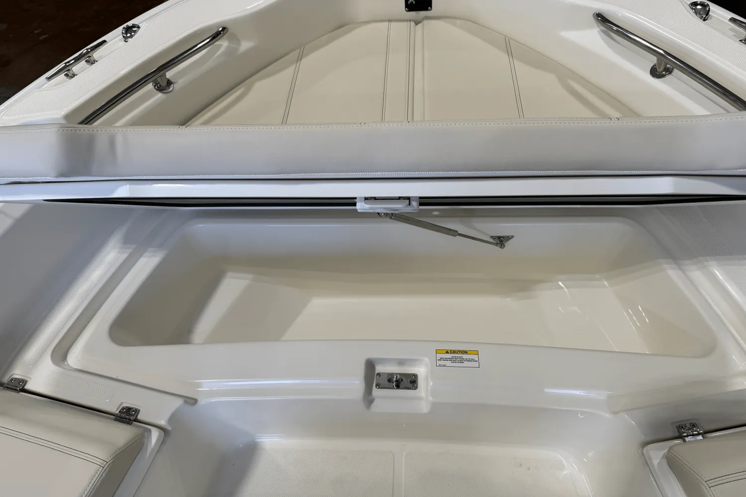 2026 Boston Whaler 250 Dauntless Image Thumbnail #9