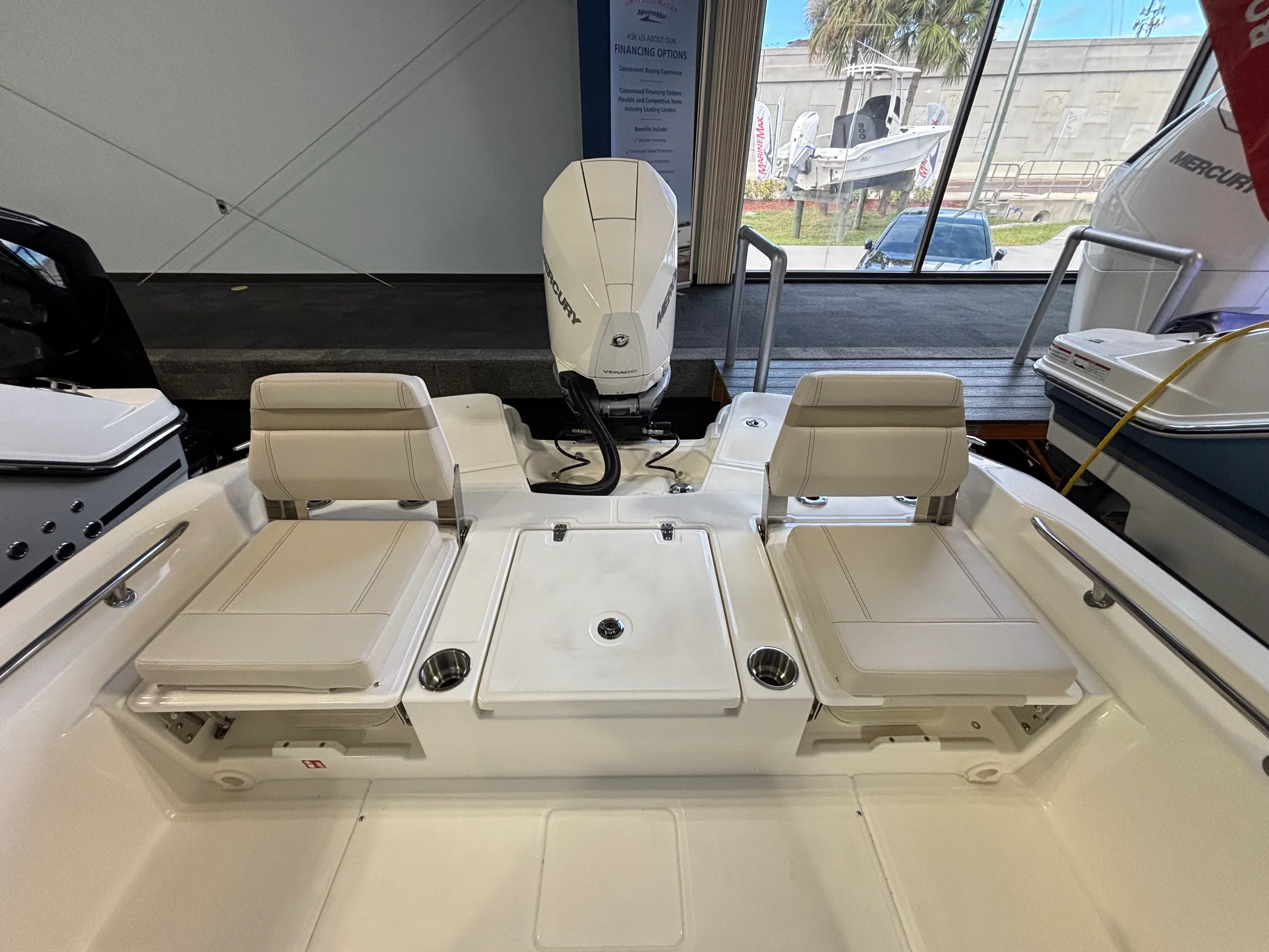 2026 Boston Whaler 250 Dauntless Image Thumbnail #5