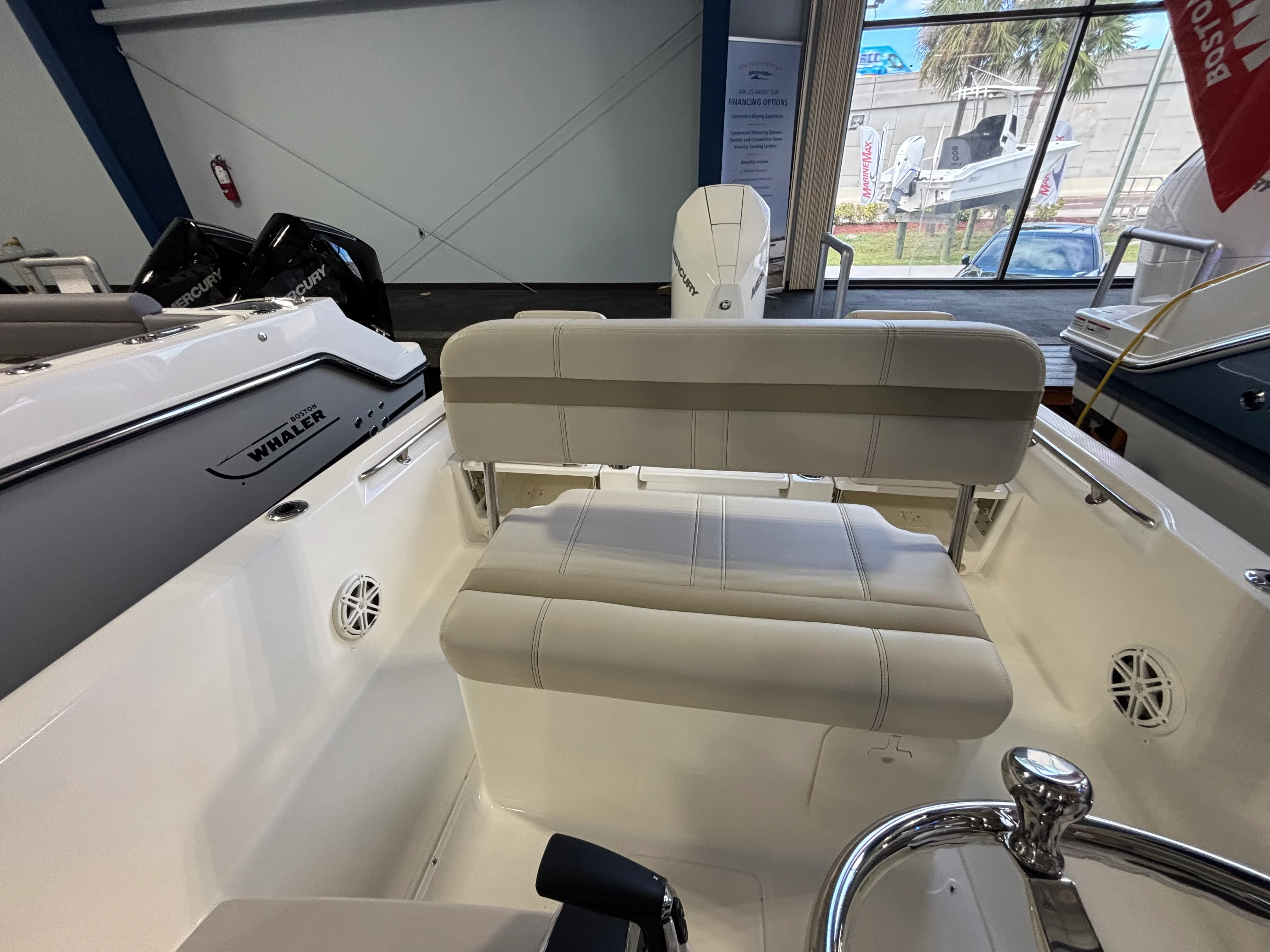 2026 Boston Whaler 250 Dauntless Image Thumbnail #12