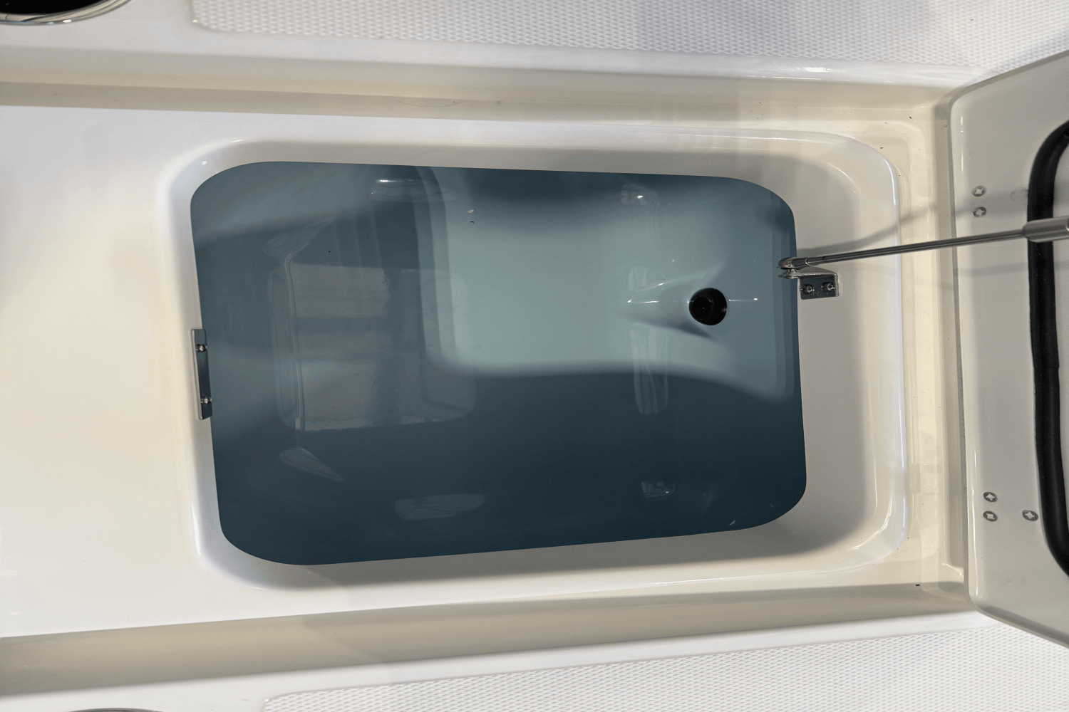 2026 Boston Whaler 250 Dauntless Image Thumbnail #7