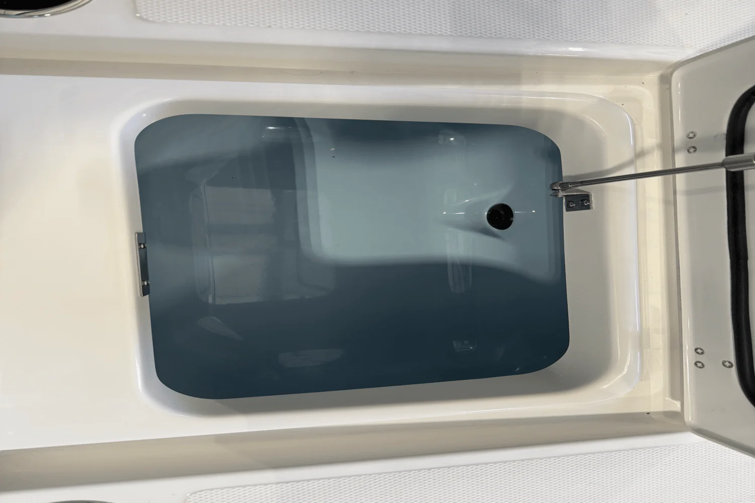 2026 Boston Whaler 250 Dauntless Image Thumbnail #7