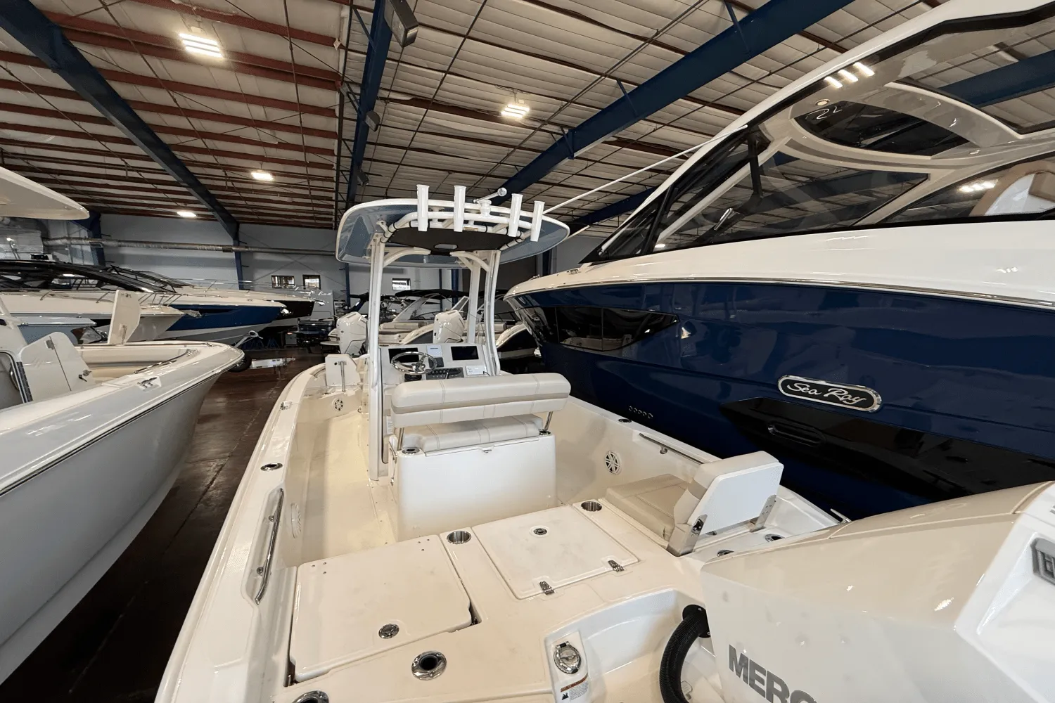 2026 Boston Whaler 250 Dauntless Image Thumbnail #2