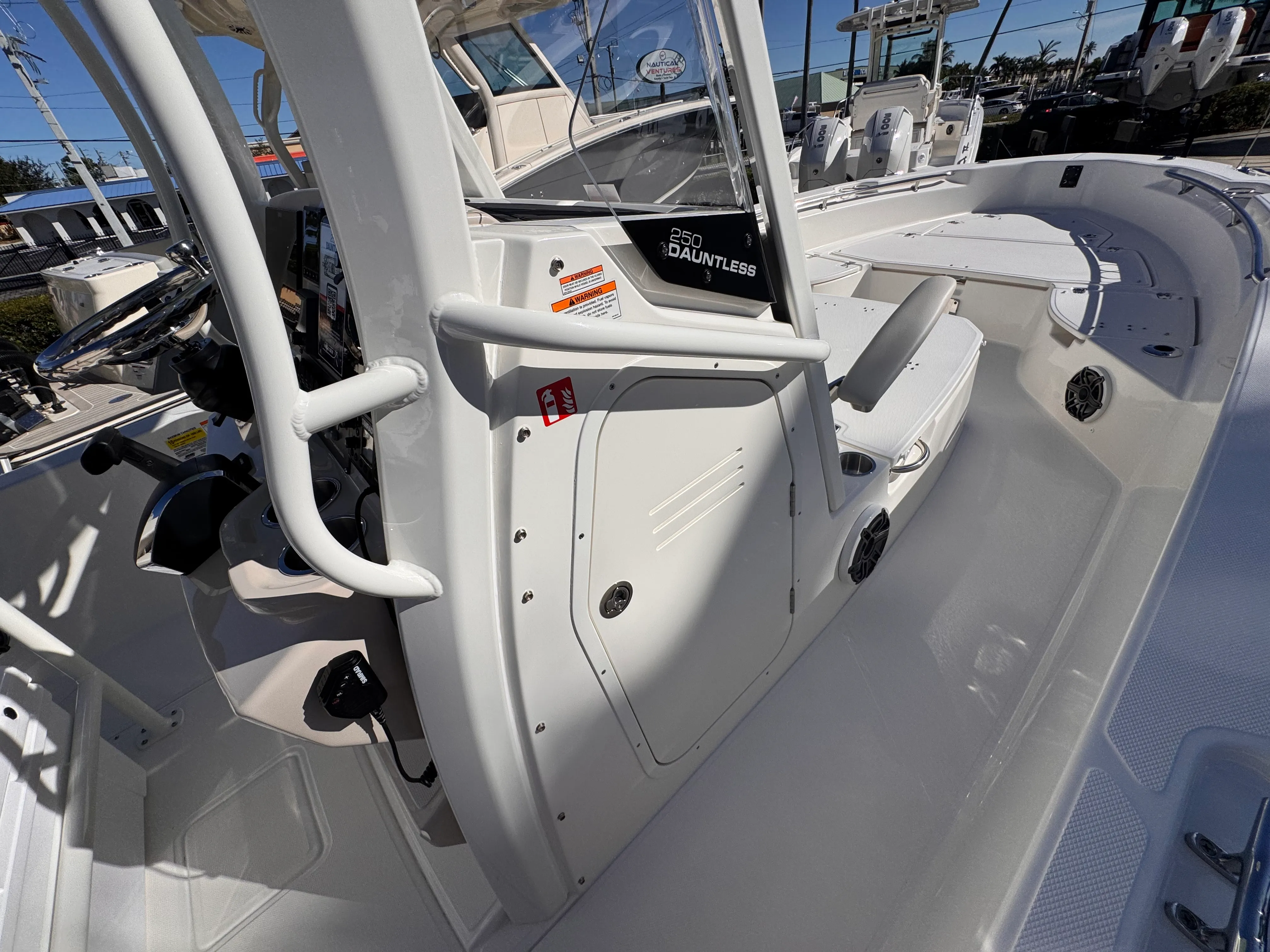 2026 Boston Whaler 250 Dauntless Image Thumbnail #25