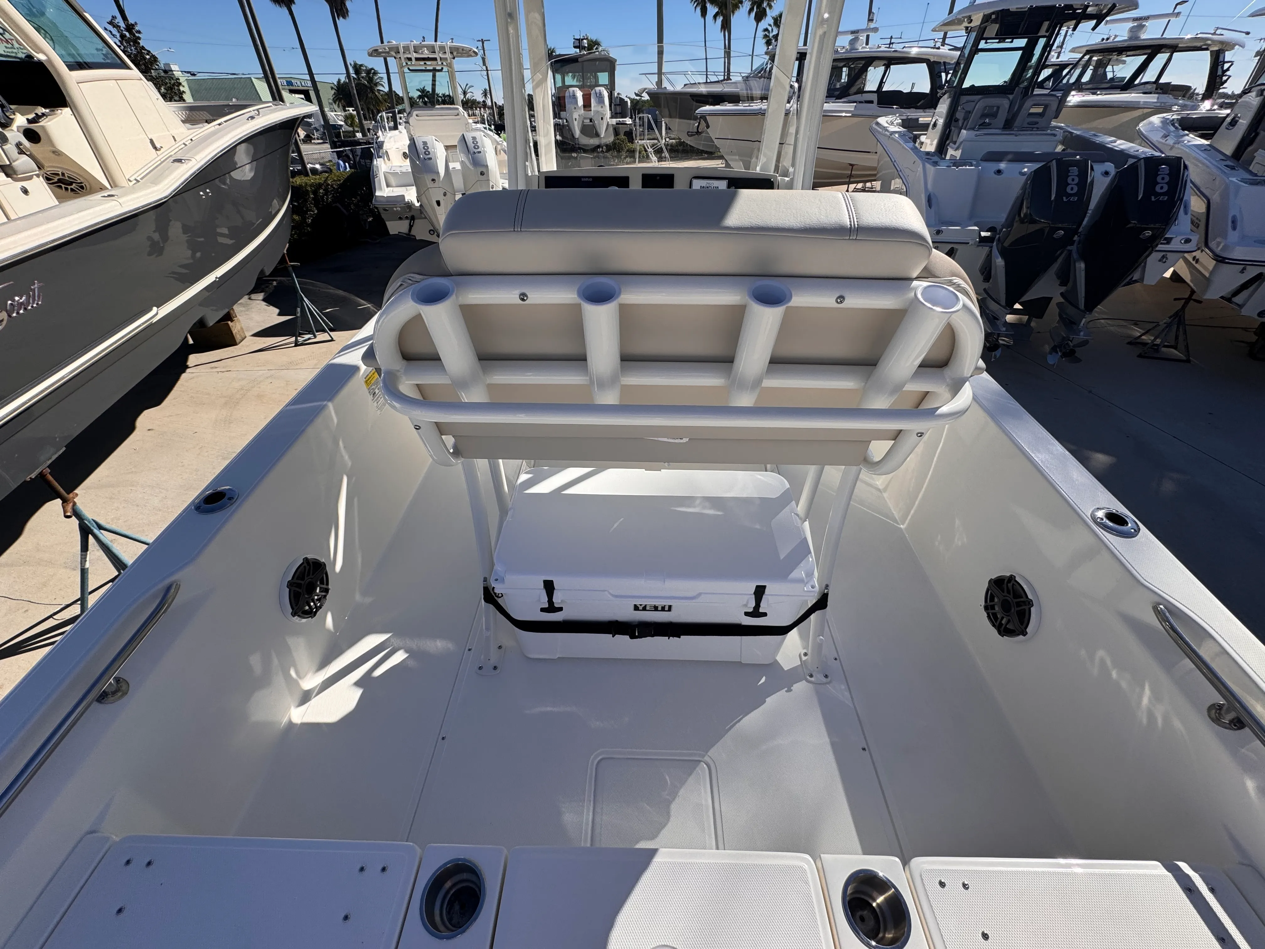 2026 Boston Whaler 250 Dauntless Image Thumbnail #13