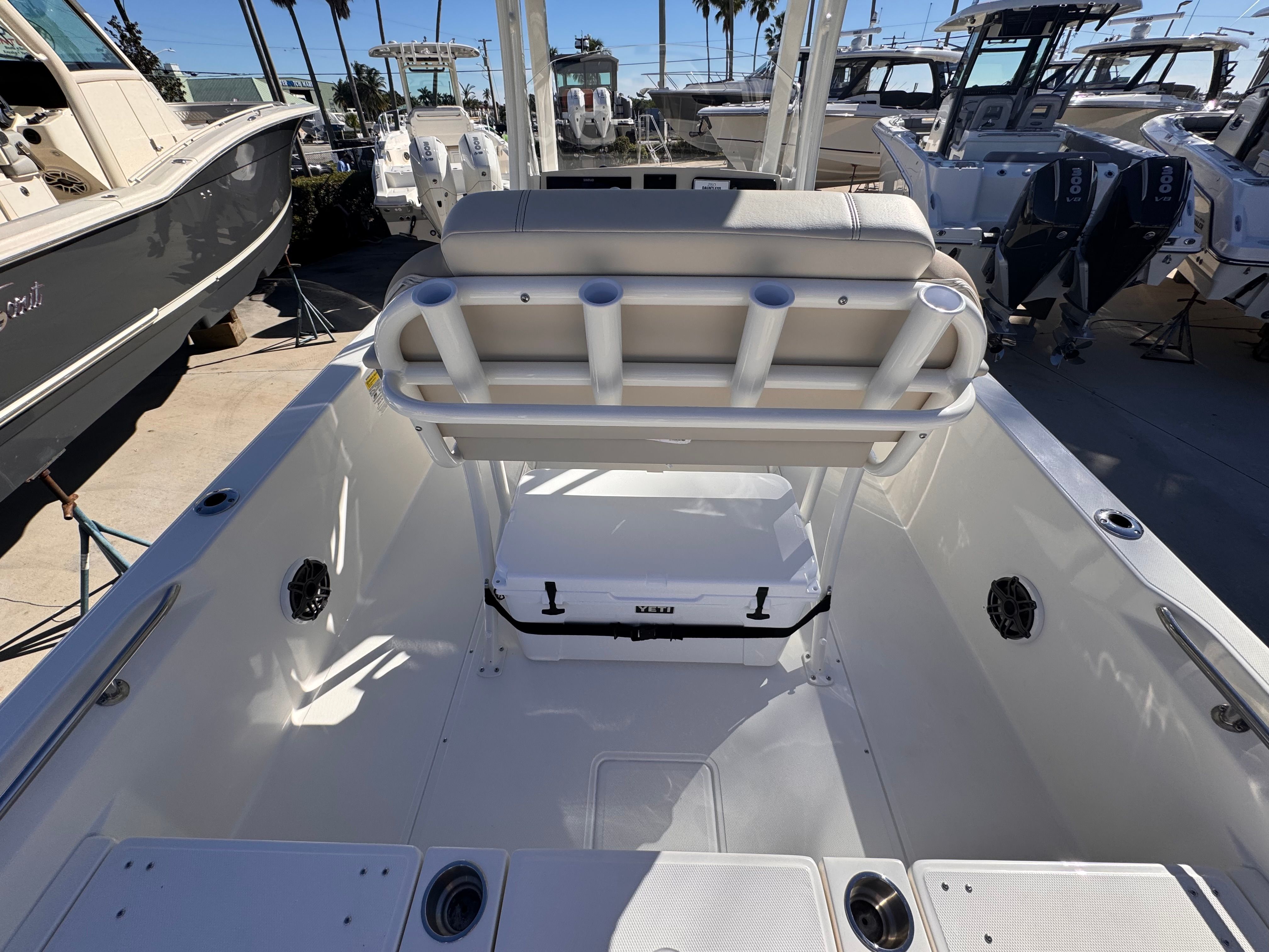 2026 Boston Whaler 250 Dauntless Image Thumbnail #13