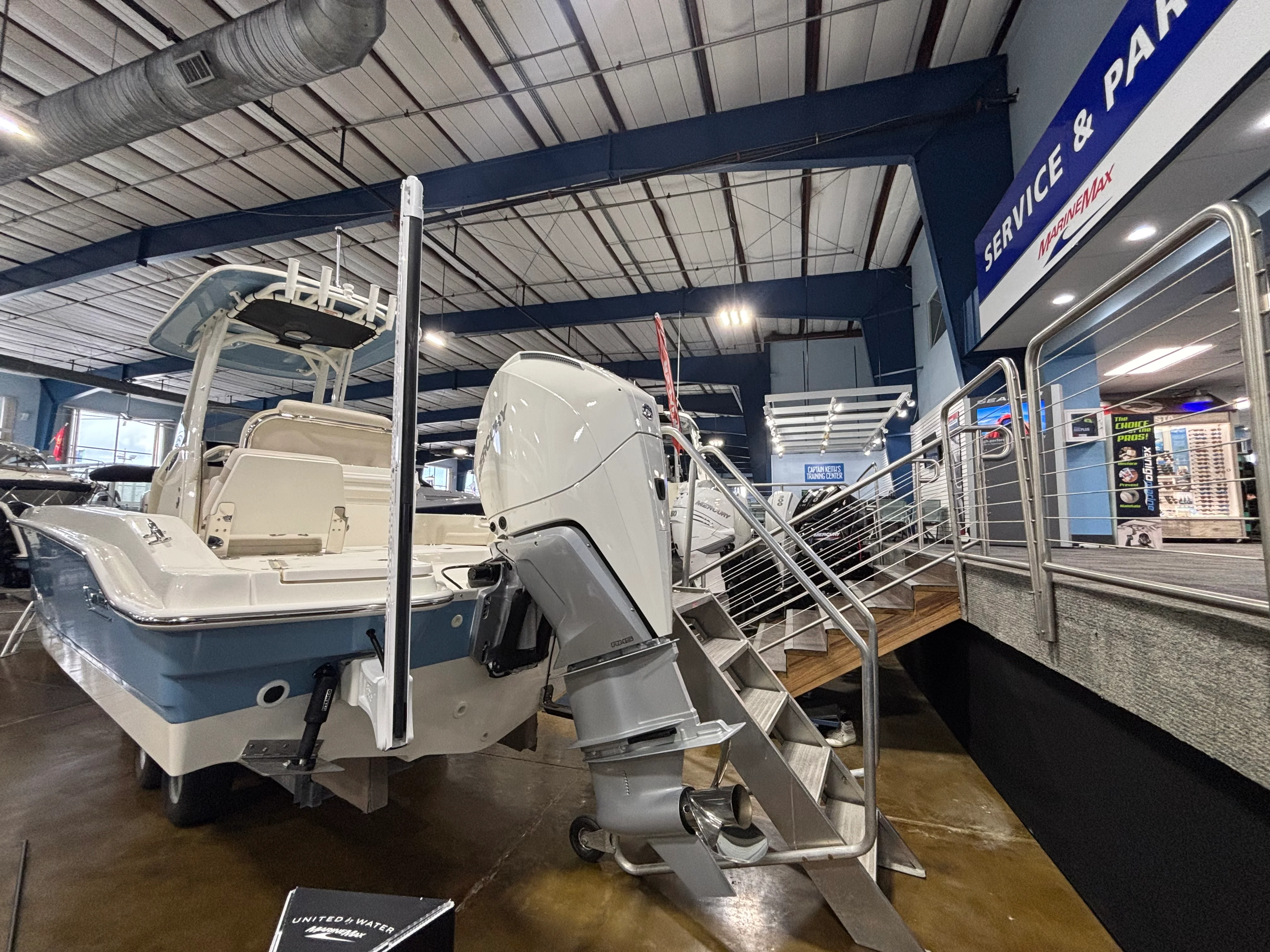 2026 Boston Whaler 250 Dauntless Image Thumbnail #4