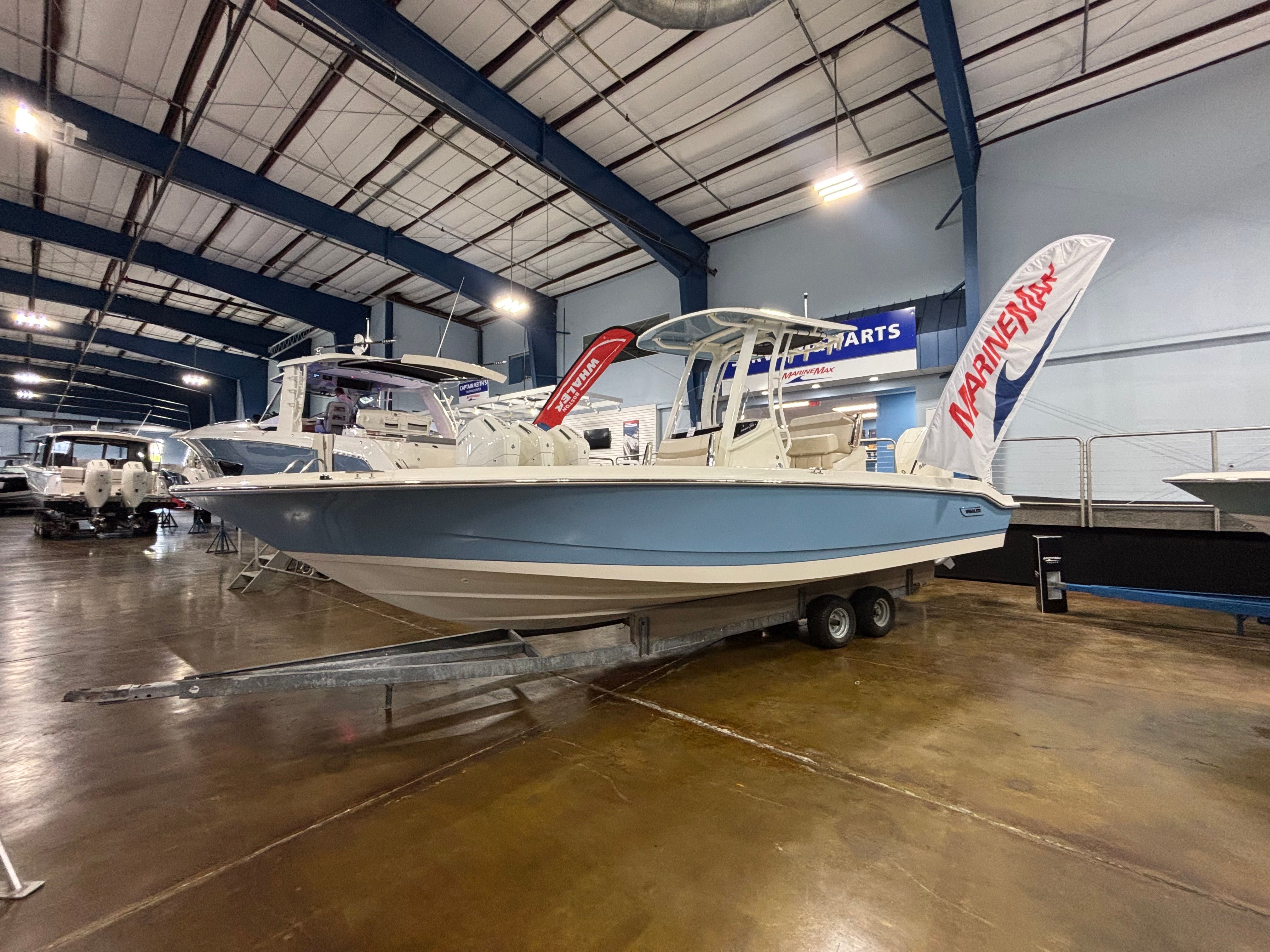 2026 Boston Whaler 250 Dauntless Image Thumbnail #1