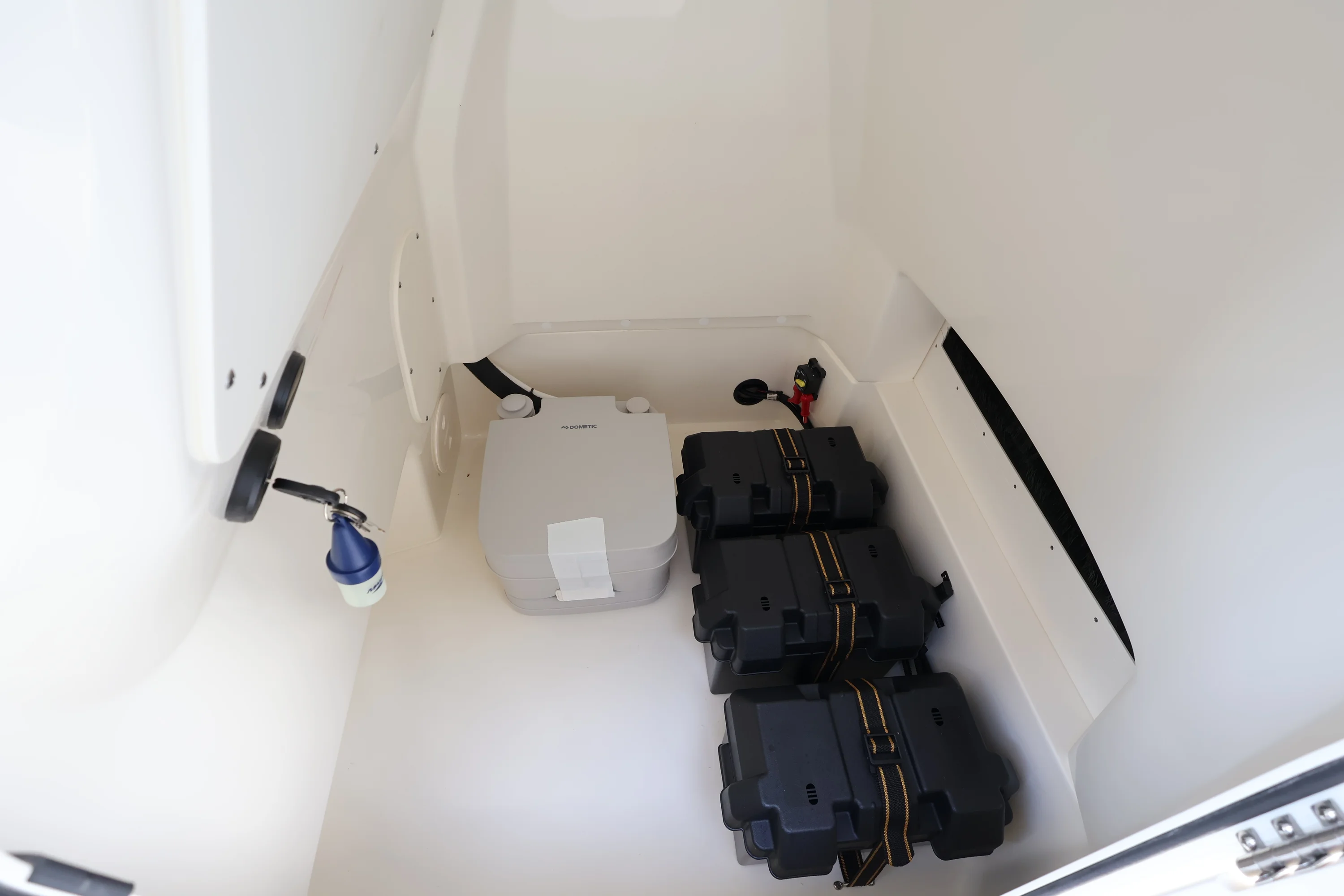 2026 Boston Whaler 250 Dauntless Image Thumbnail #23