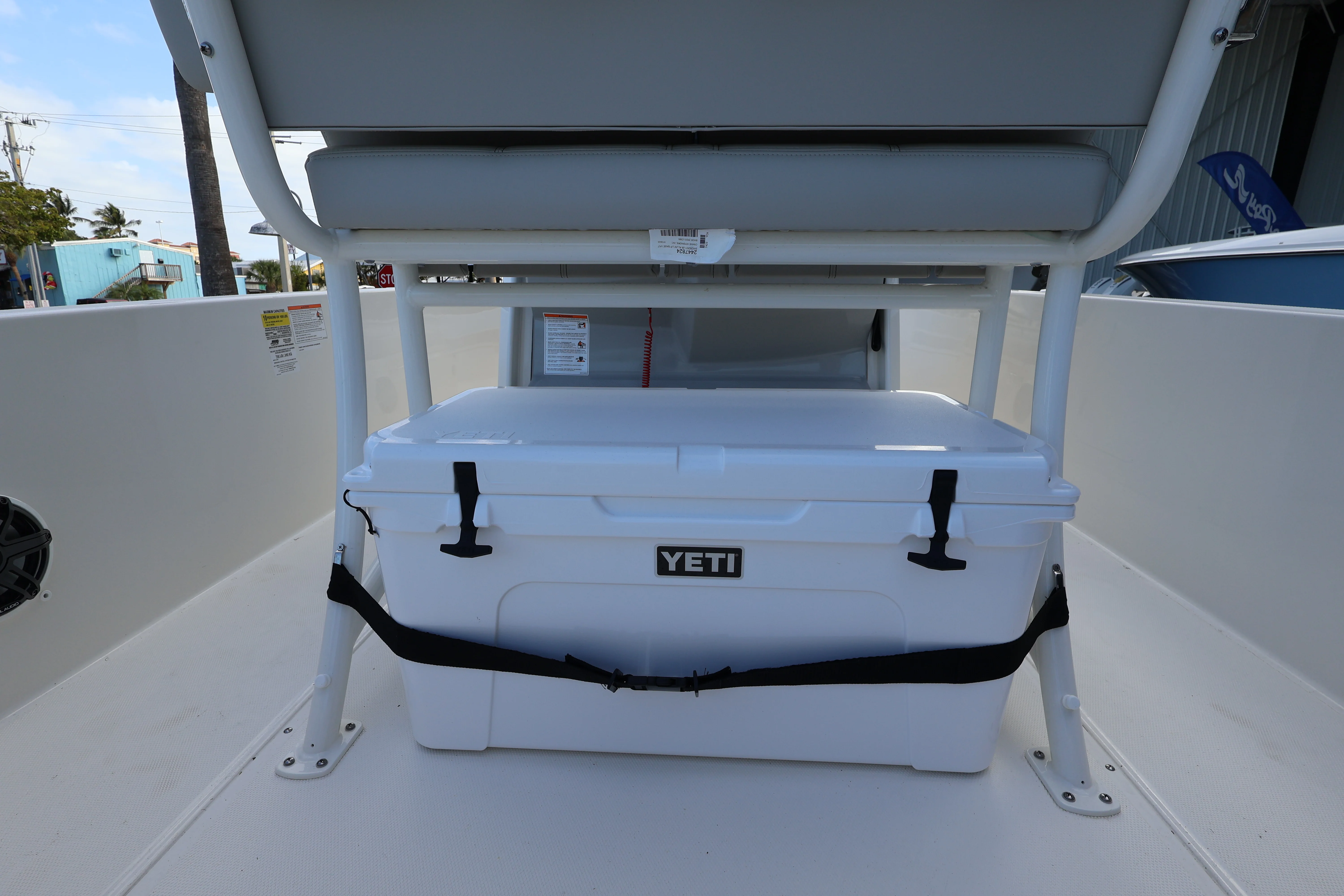 2026 Boston Whaler 250 Dauntless Image Thumbnail #9