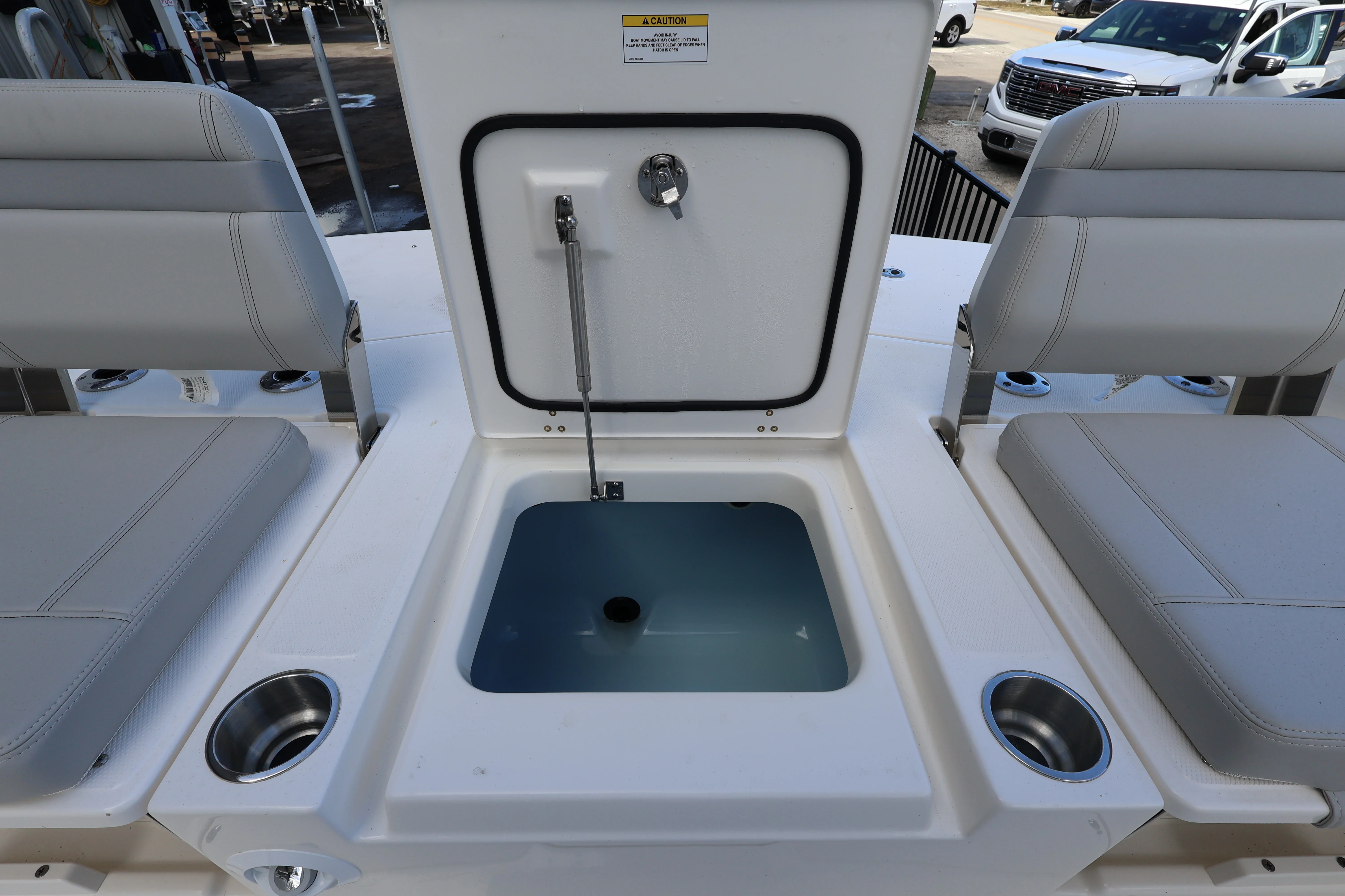 2026 Boston Whaler 250 Dauntless Image Thumbnail #8