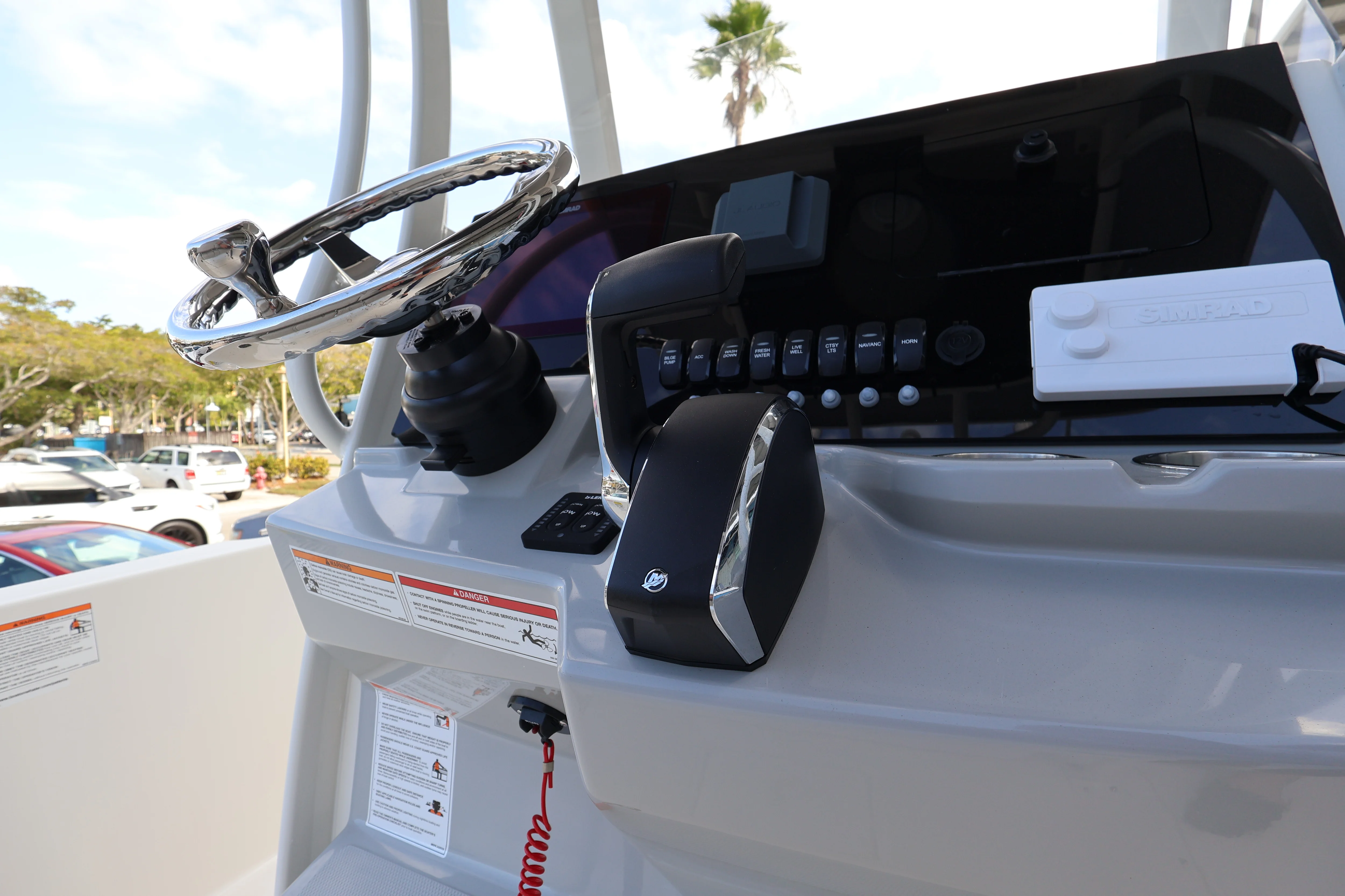 2026 Boston Whaler 250 Dauntless Image Thumbnail #14